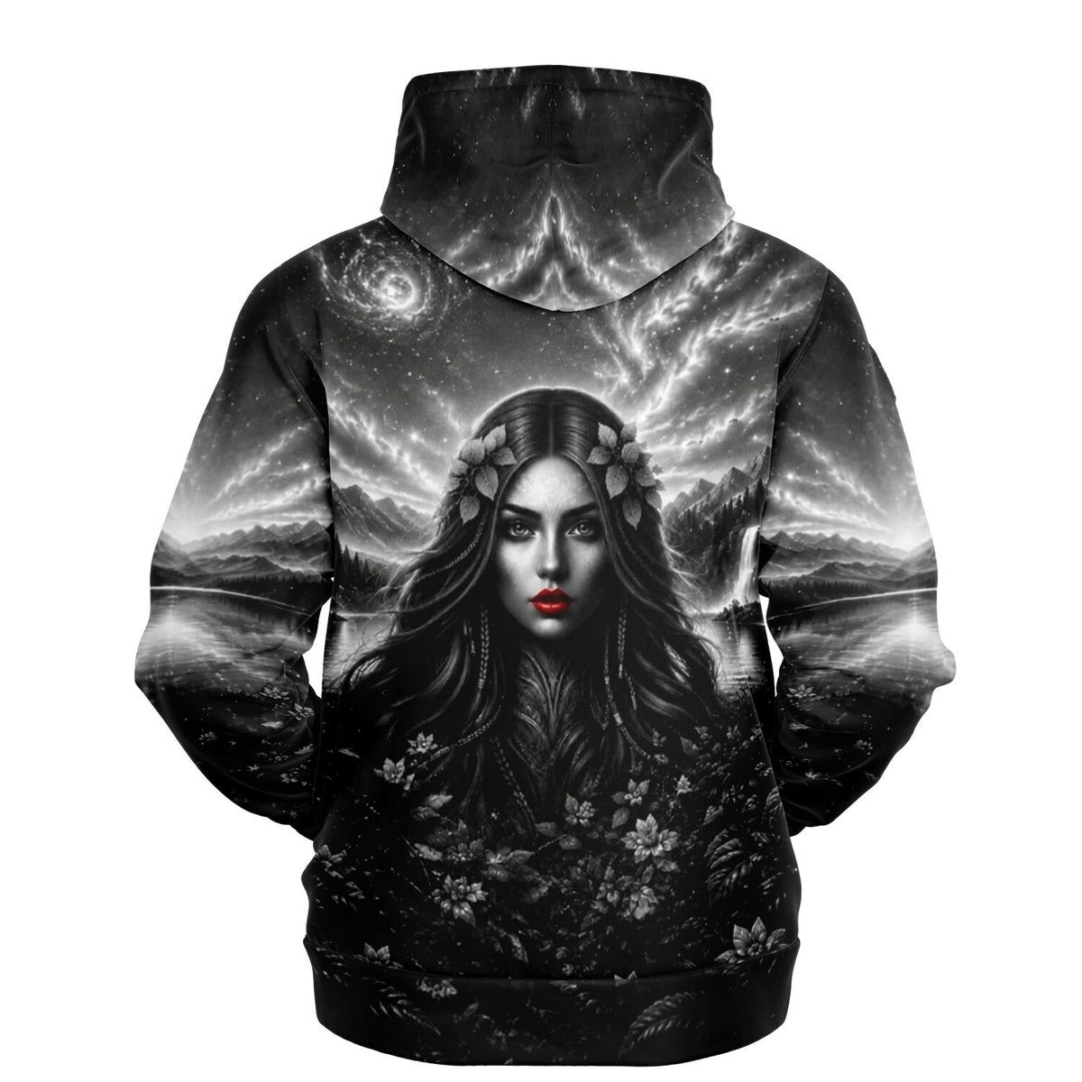 Dreamer Hoodie mit Red Lips Design: Schwarz-Weiß-Motiv einer Frau in mystischer Naturlandschaft als Fashion-Statement.