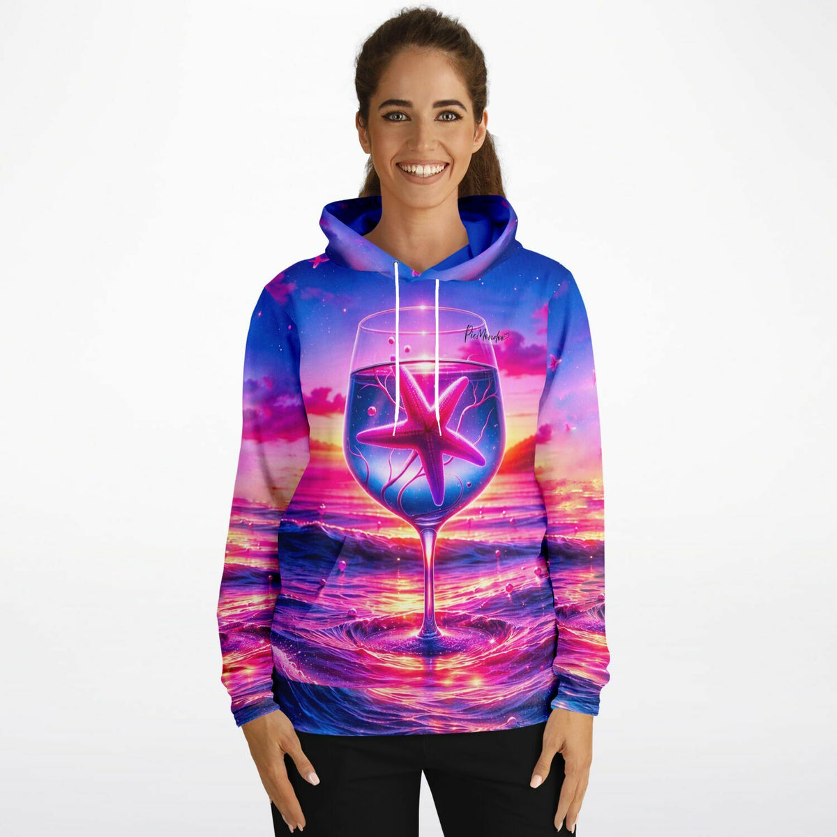 Frau trägt Dreamer Hoodie mit farbenfrohem Seesternzauber-Motiv im Stil unserer Diamond Painting und Malen nach Zahlen Sets