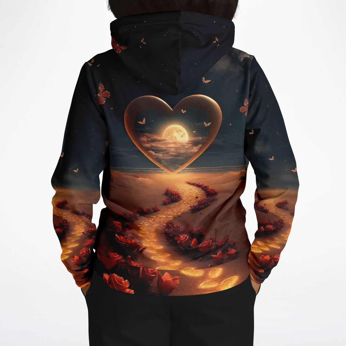 Dreamer Hoodie Weg der Liebe mit romantischem Mond-Herz-Motiv, Rosenweg und Schmetterlingen auf schwarzem Textilstoff.