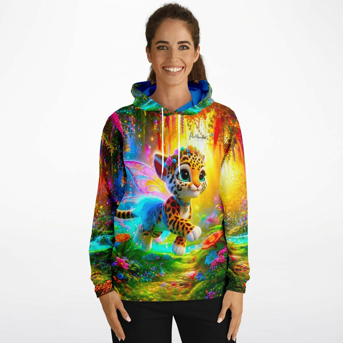 Frau trägt Hoodie mit Finja der kleinen Tigerfee Motiv, bekannt aus bunten Diamond Painting und Malen nach Zahlen Sets.