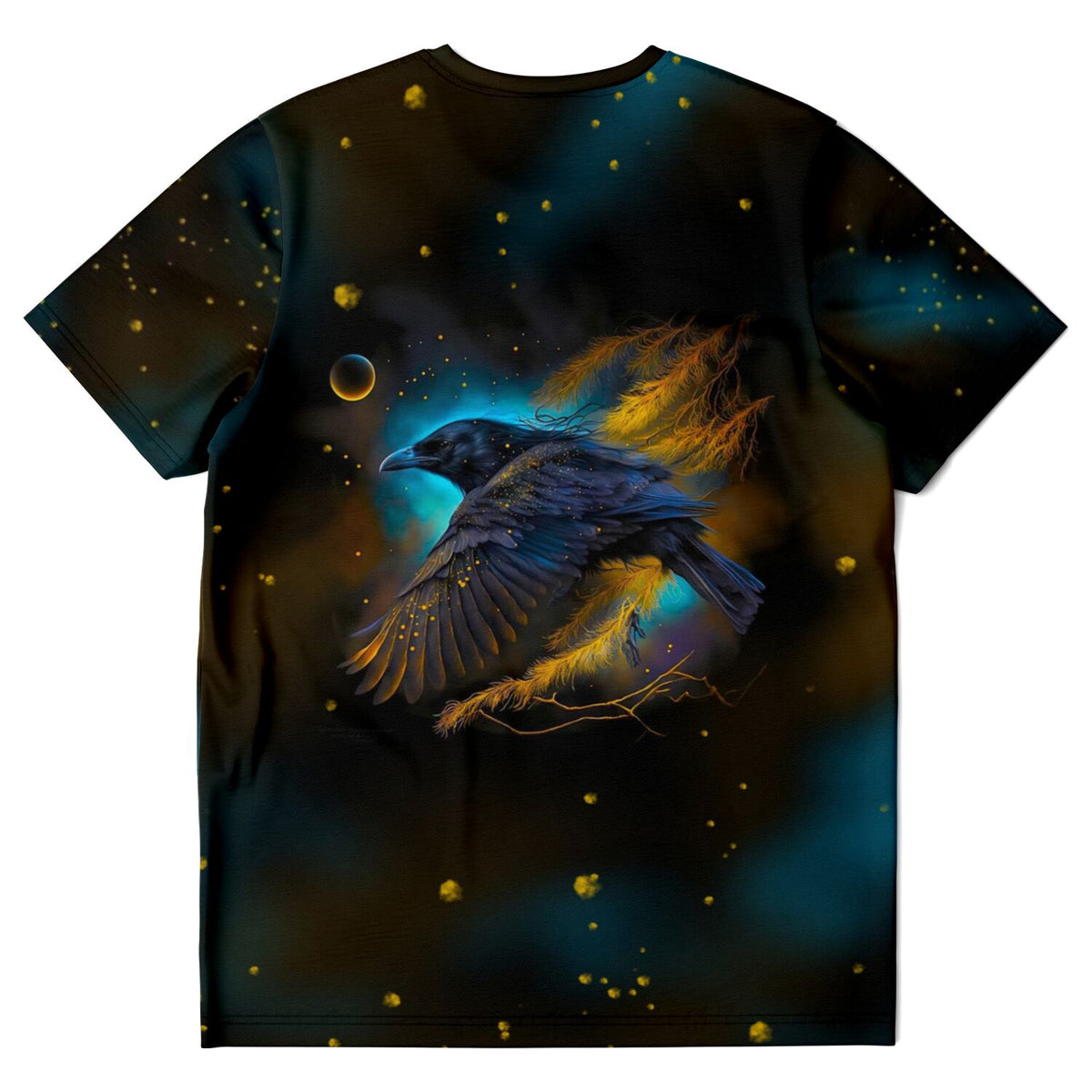 Schwarzes T-Shirt mit Hexenrabe-Motiv, kunstvollem Sternenhimmel und goldenen Akzenten im mystischen Design