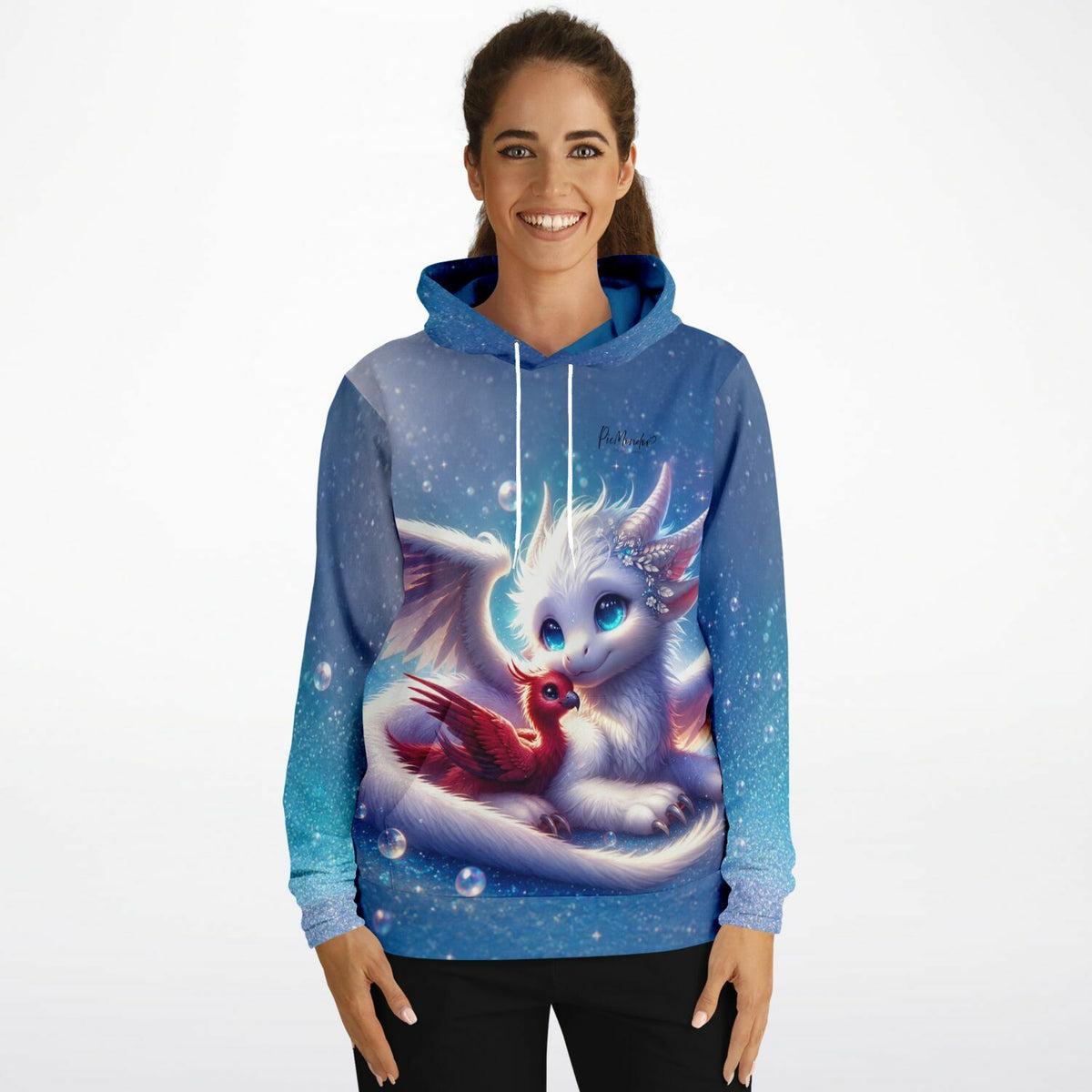 Dreamer Hoodie von Picmondoo mit niedlichem Drachen-Motiv, inspiriert von Diamond Painting und Kunst-Designs.