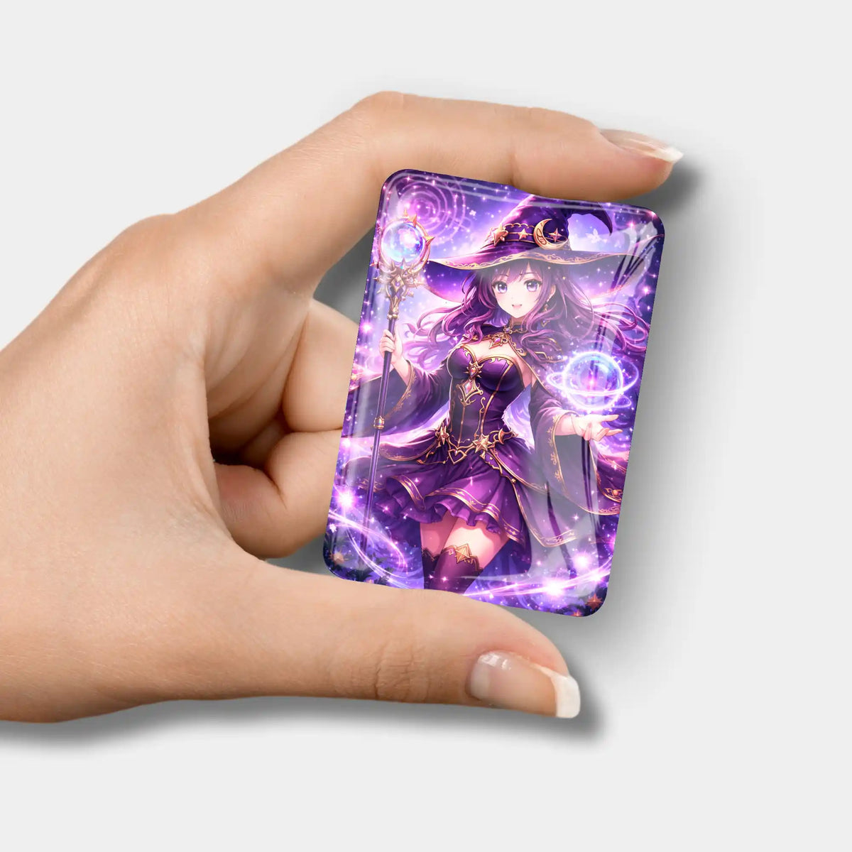 Magischer Cover Minder Celestara für Diamond Painting mit lila Hexe und Stab als praktisches Zubehör