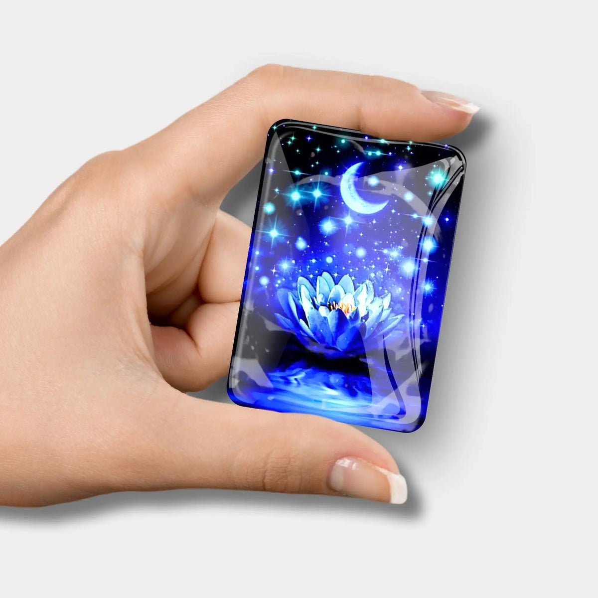 Funkelnder Diamond Painting Cover Minder Blaue Seerose mit Mond und Sternen als praktisches Zubehör für Bastelsets