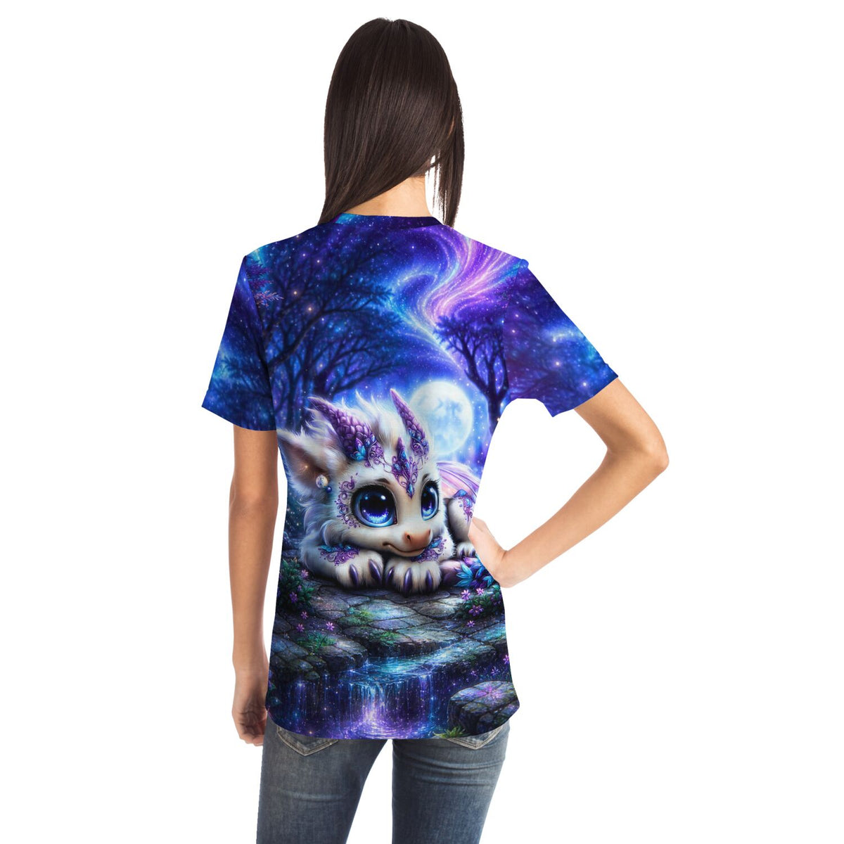 Dreamer T-Shirt Lunaris mit Drachen-Motiv in magischer Nachtlandschaft, ähnlich wie Diamond Painting Design