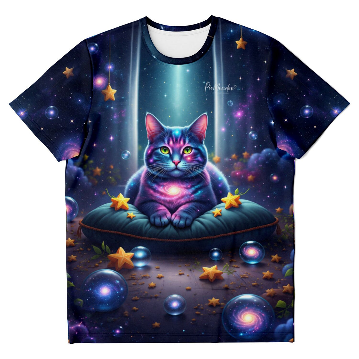 Dreamer T-Shirt Wächterin Andromeda mit magischer Galaxie-Katze auf blauem Kissen, perfekt für Fans von Malen nach Zahlen