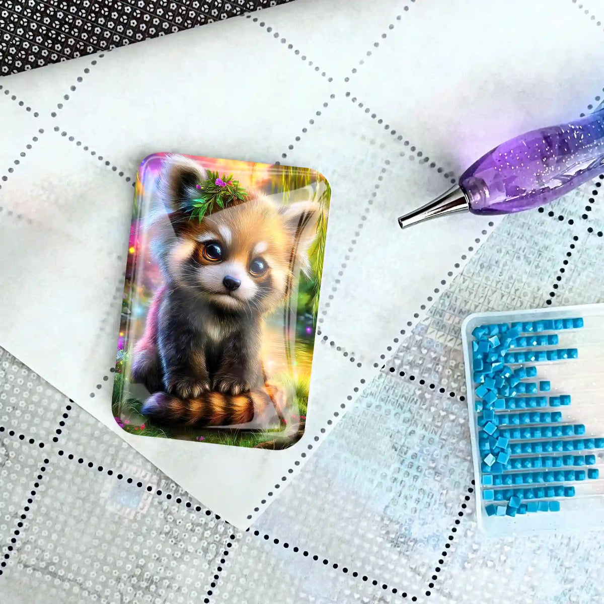 Magischer Cover Minder mit putzigem Pandabären für Diamond Painting auf einer Leinwand mit Stift und Glitzersteinen