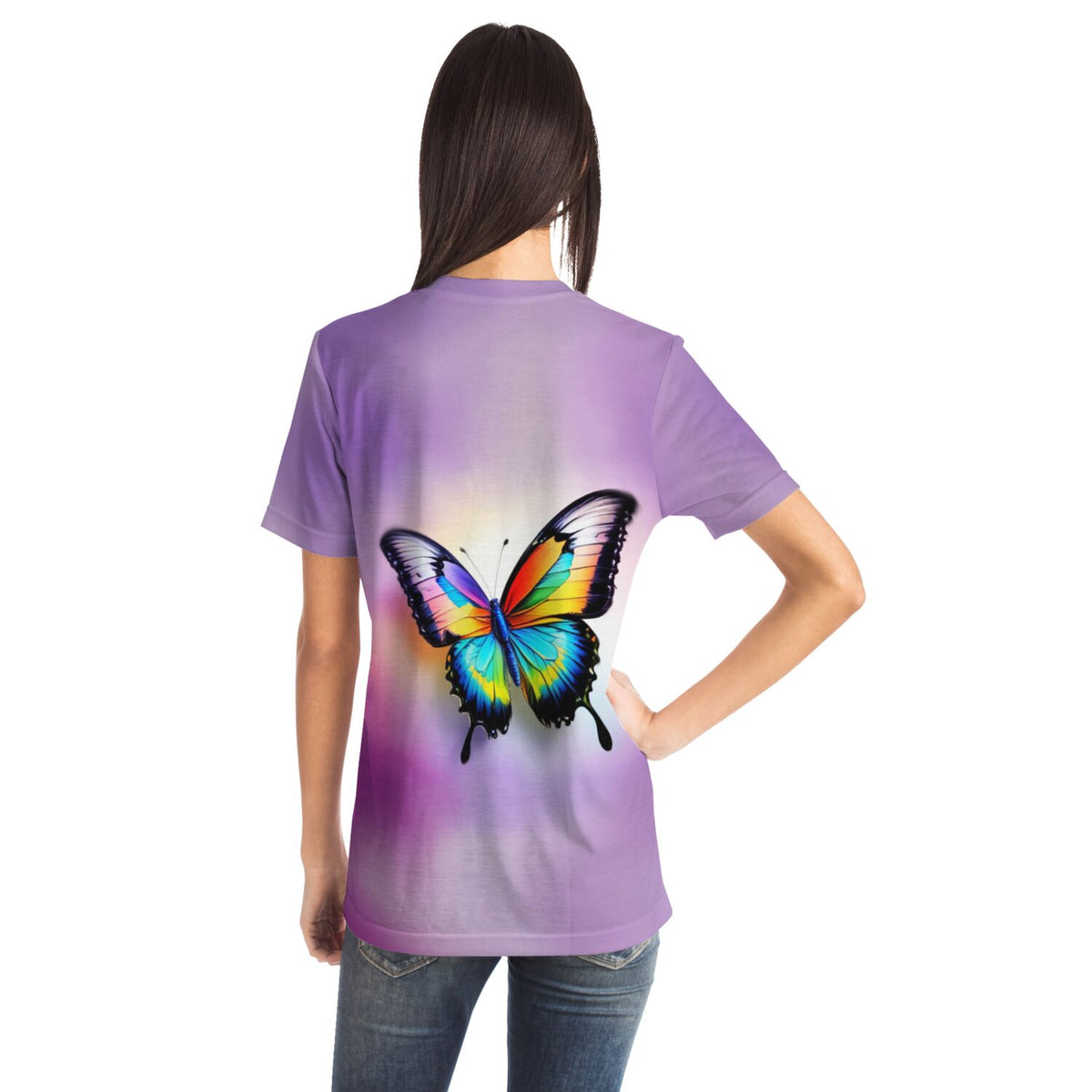Lila T-Shirt mit buntem Schmetterling-Motiv, inspiriert von Diamond Painting und Malen nach Zahlen Designs