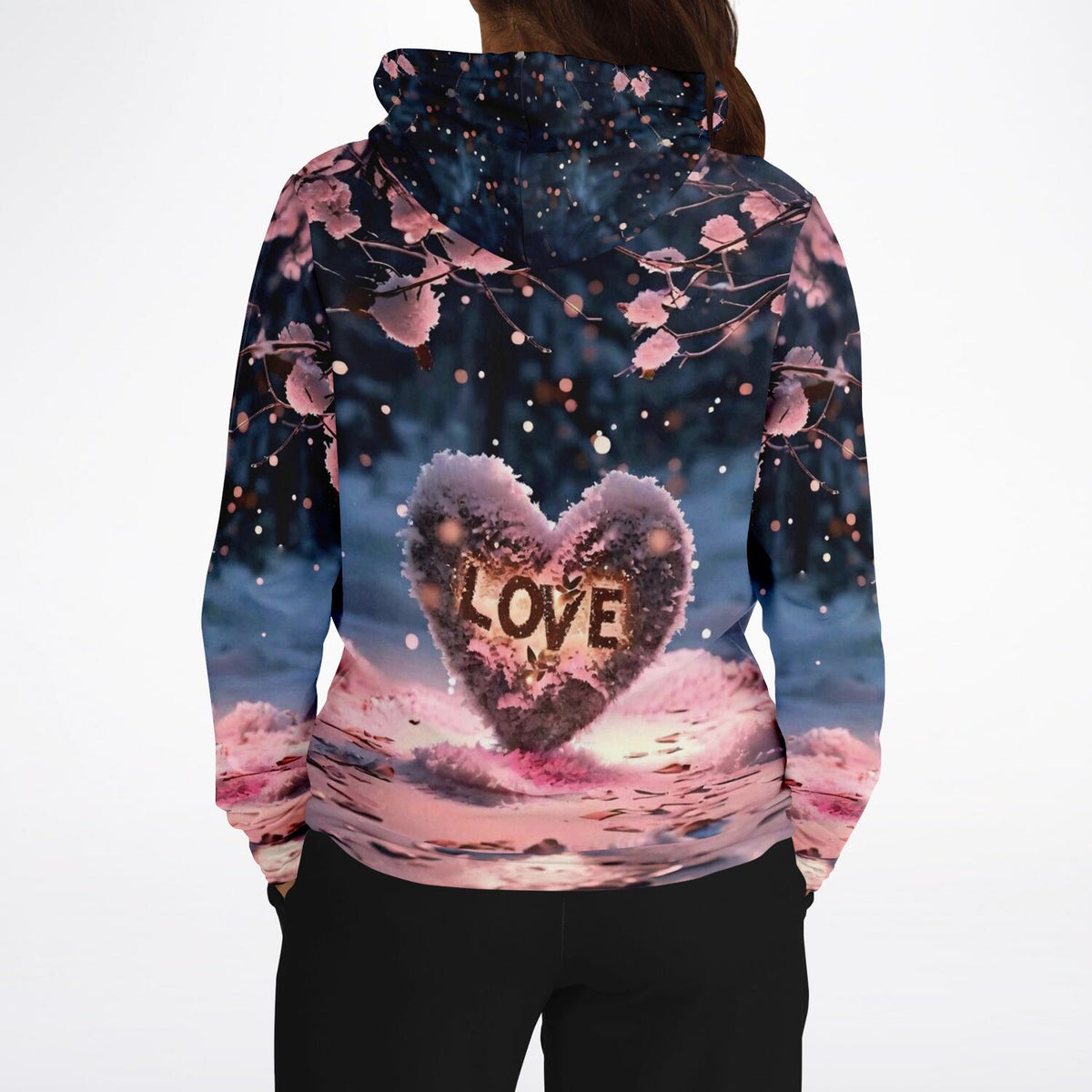 Dreamer Hoodie Love Limited Edition mit romantischem Herz-Motiv im Winterwald, perfekt für Fans von Diamond Painting