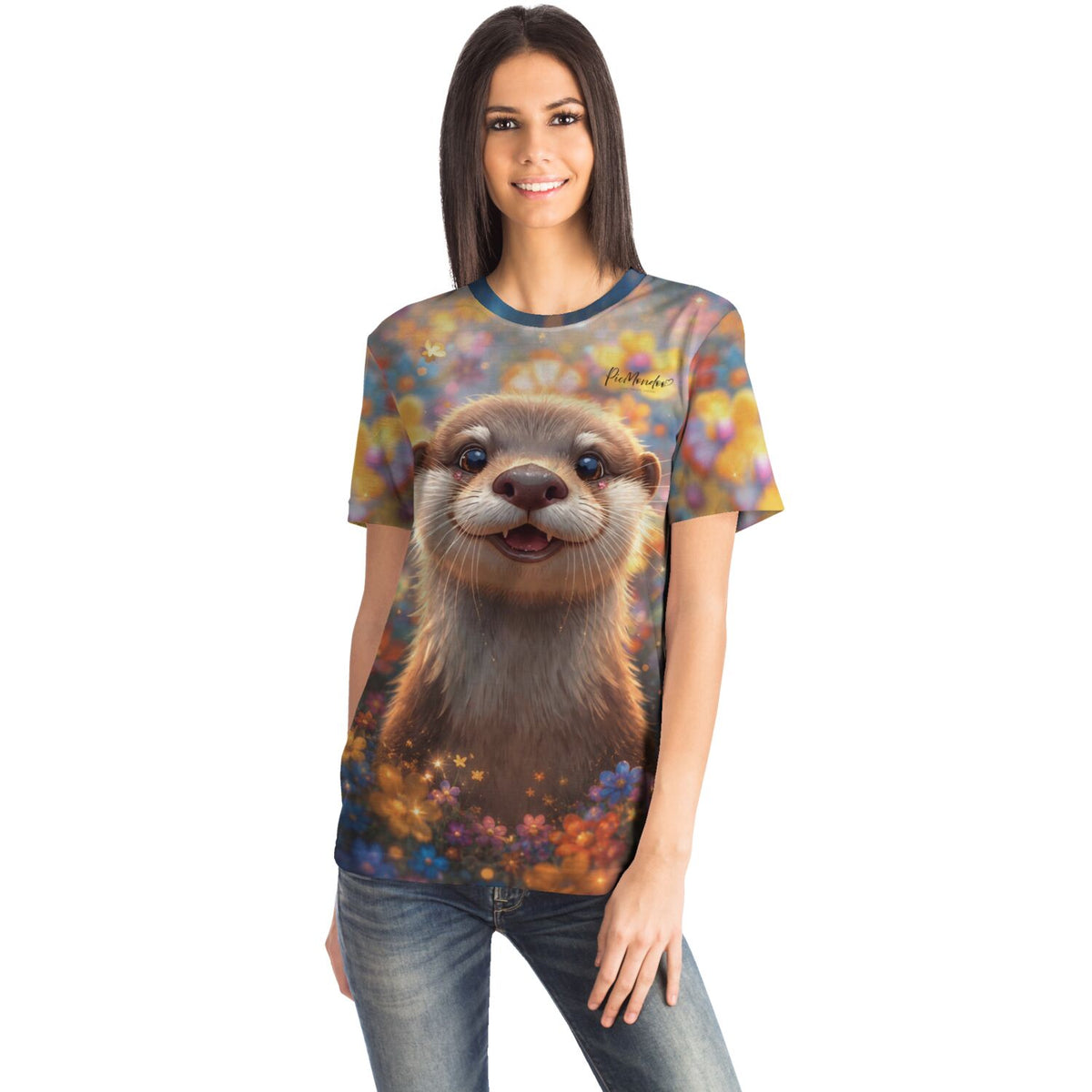 Frau trägt Dreamer T-Shirt mit niedlichem Otter-Motiv in farbenfroher Blumenwelt, passend zu Diamond Painting Designs