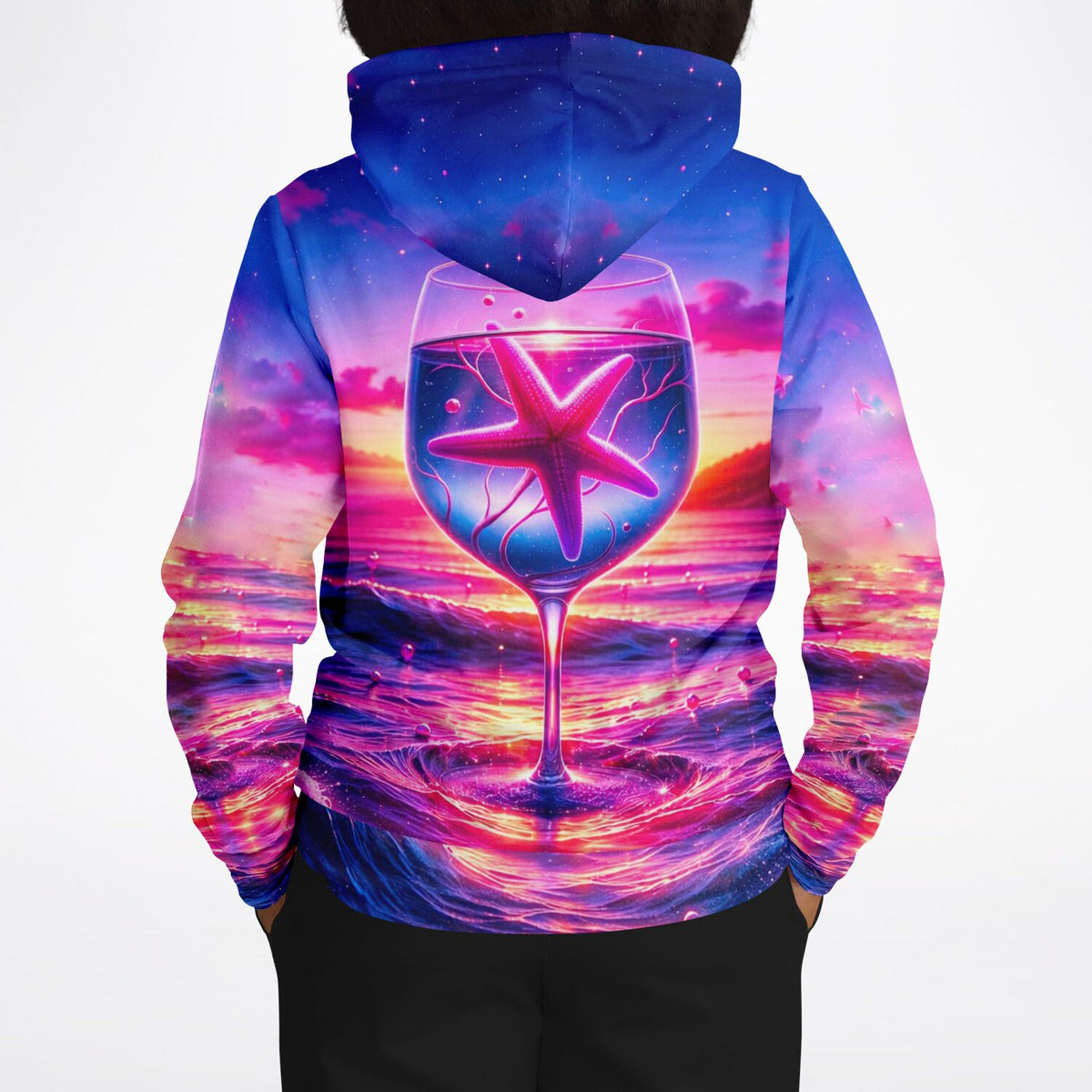 Dreamer Hoodie Seesternzauber mit buntem Voll-Druck: Weinglas mit Seestern vor fantastischem Sonnenuntergang am Ozean