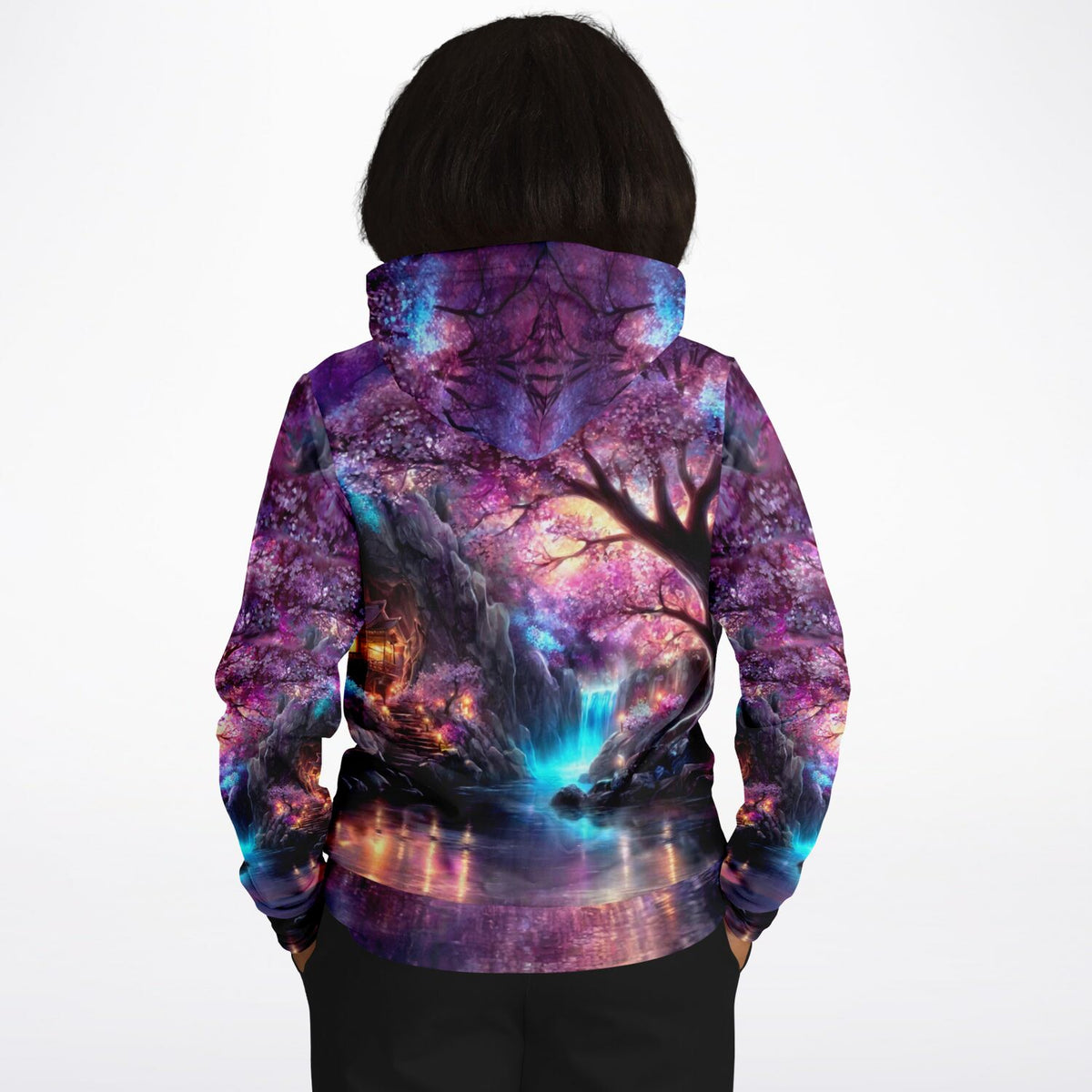 Dreamer Hoodie Das Licht der Sakura mit leuchtender Kirschblüten-Landschaft, Wasserfall und magischen Farben.