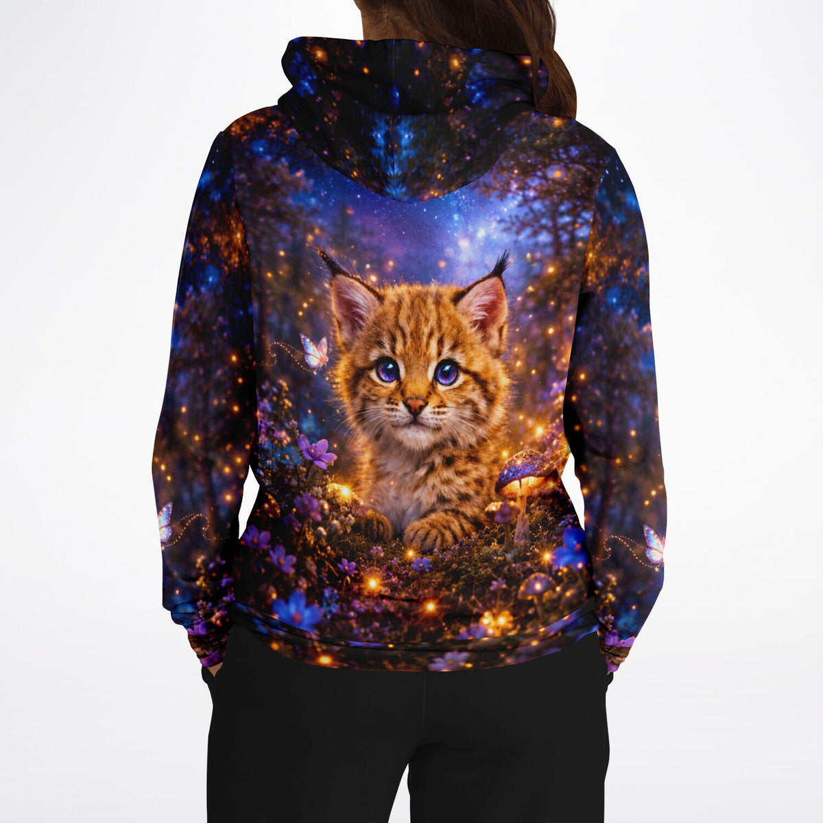 Hoodie mit magischem Luchs-Motiv, inspiriert von Diamond Painting Kunstwerken mit leuchtenden Farben und Schmetterlingen.