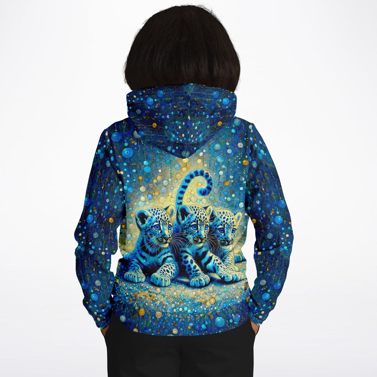 Hoodie mit Leopardenbabys Motiv im Stil von Diamond Painting, blaue Glitzer-Optik und kunstvolle Punkte-Details.