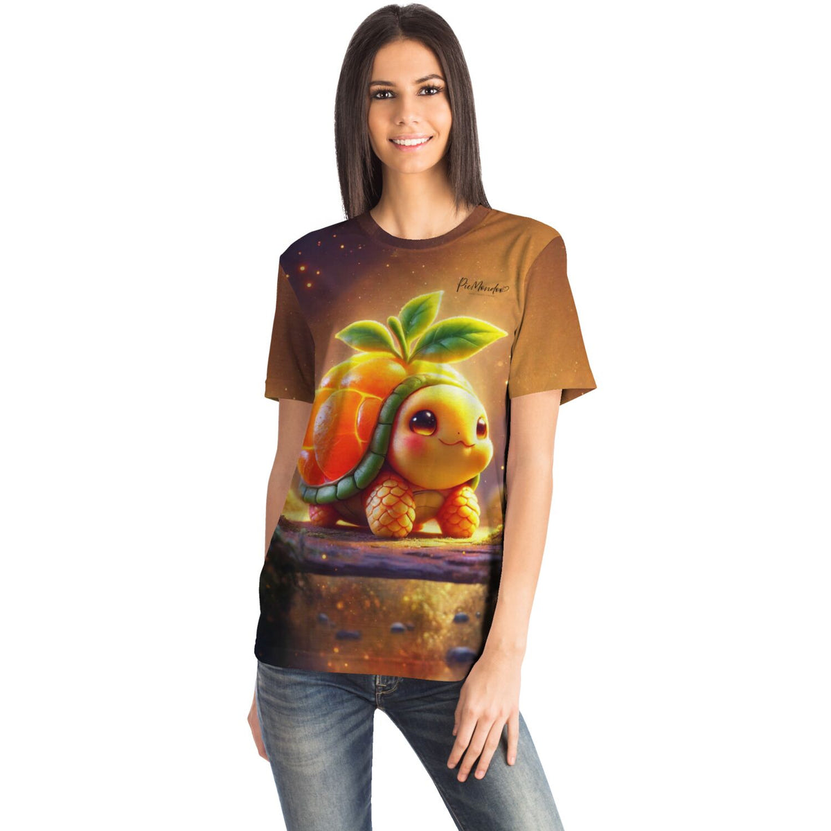 Frau trägt T-Shirt mit niedlichem Frutty Schildkröten-Motiv, inspiriert von Diamond Painting und Malen nach Zahlen Designs