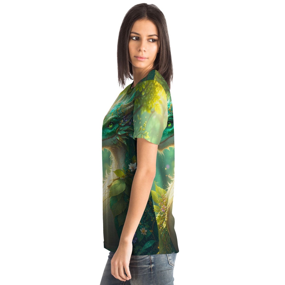Frau trägt Dreamer T-Shirt mit Hüter des Smaragdwaldes Motiv, ideal für Fans von Diamond Painting und Kreativsets