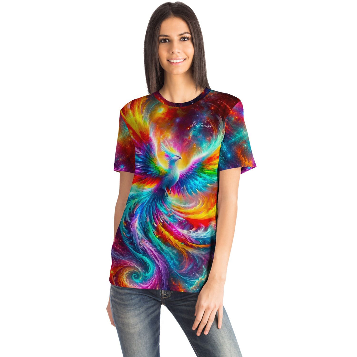 Frau trägt buntes T-Shirt mit Phönix-Motiv, das stilistisch an Diamond Painting und Malen nach Zahlen Designs erinnert.