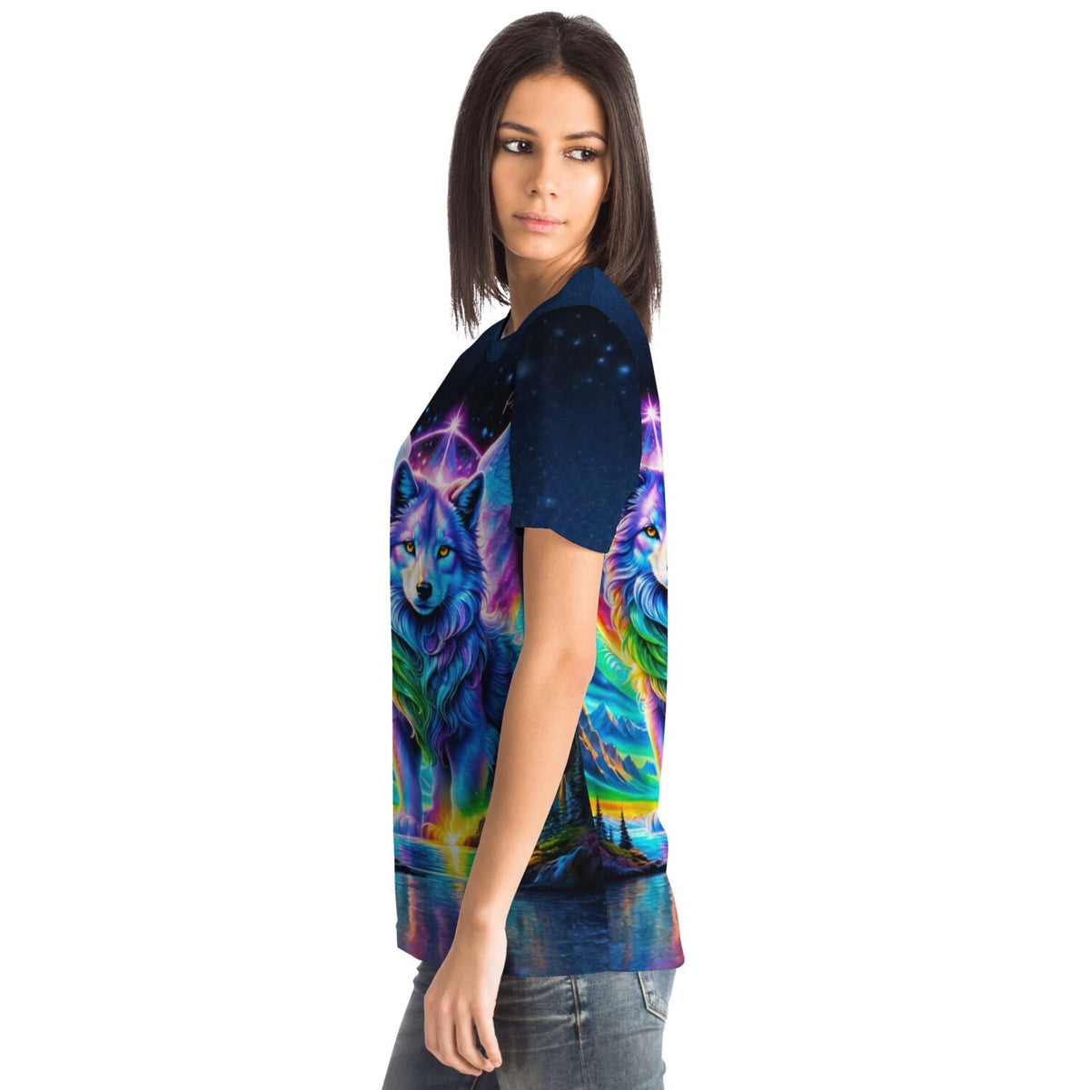 Frau trägt T-Shirt mit farbenfrohem Dreamer Wolf Motiv, ideal für Fans von Diamond Painting und Malen nach Zahlen