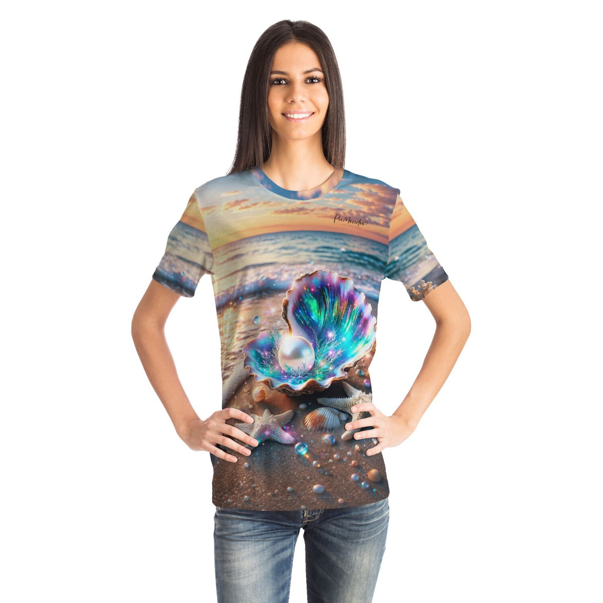 Frau trägt Dreamer T-Shirt mit leuchtendem Perlen-Muschel-Motiv im Stil von Diamond Painting und Malen nach Zahlen Designs