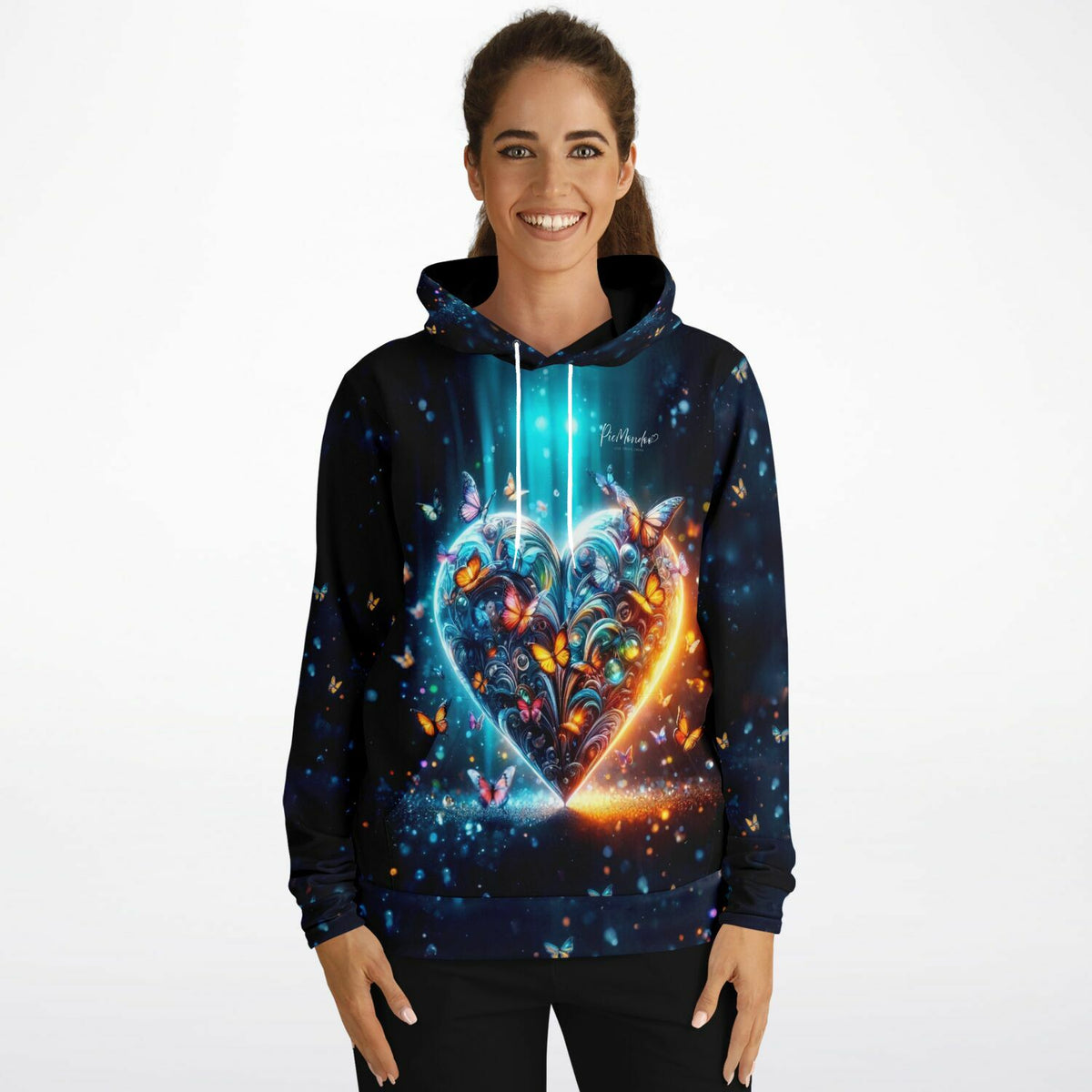 Frau trägt bequemem Dreamer Hoodie mit glühendem Schmetterlingsherz-Motiv im Stil von Diamond Painting Kunst