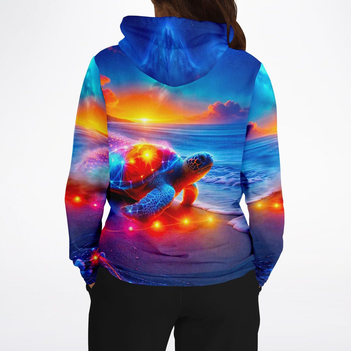 Hoodie mit leuchtendem Schildkröten-Motiv, inspiriert von Diamond Painting Kunst und farbenfrohem Malen nach Zahlen Design.