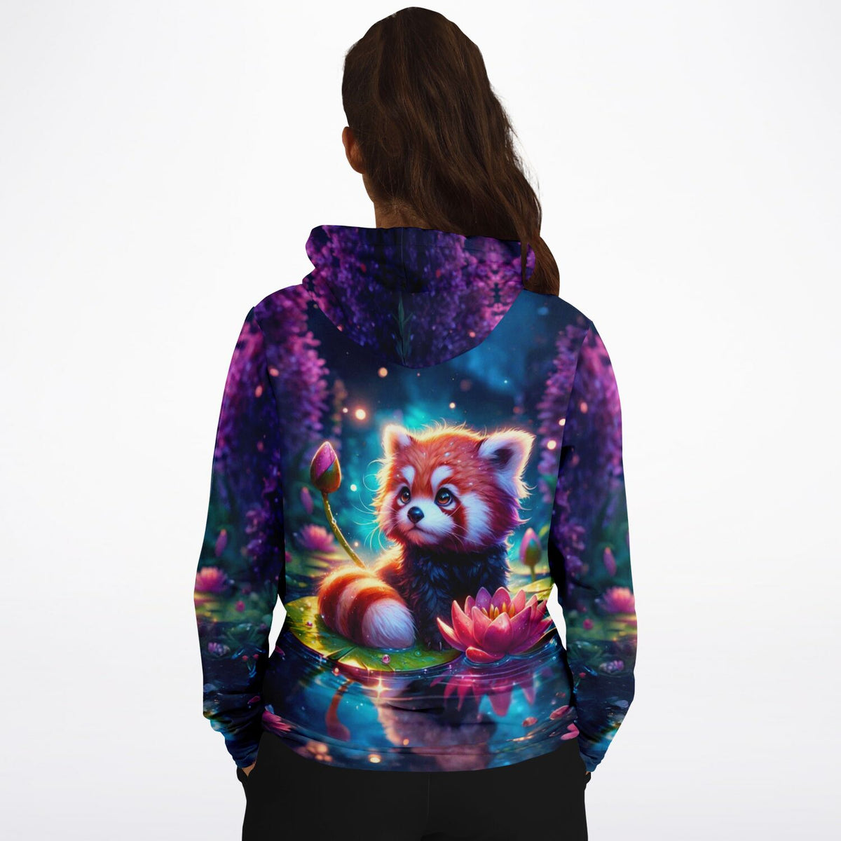 Dreamer Hoodie mit niedlichem Roten Panda Motiv auf einer Lotosblüte im magischen Wald als All-Over-Print Design