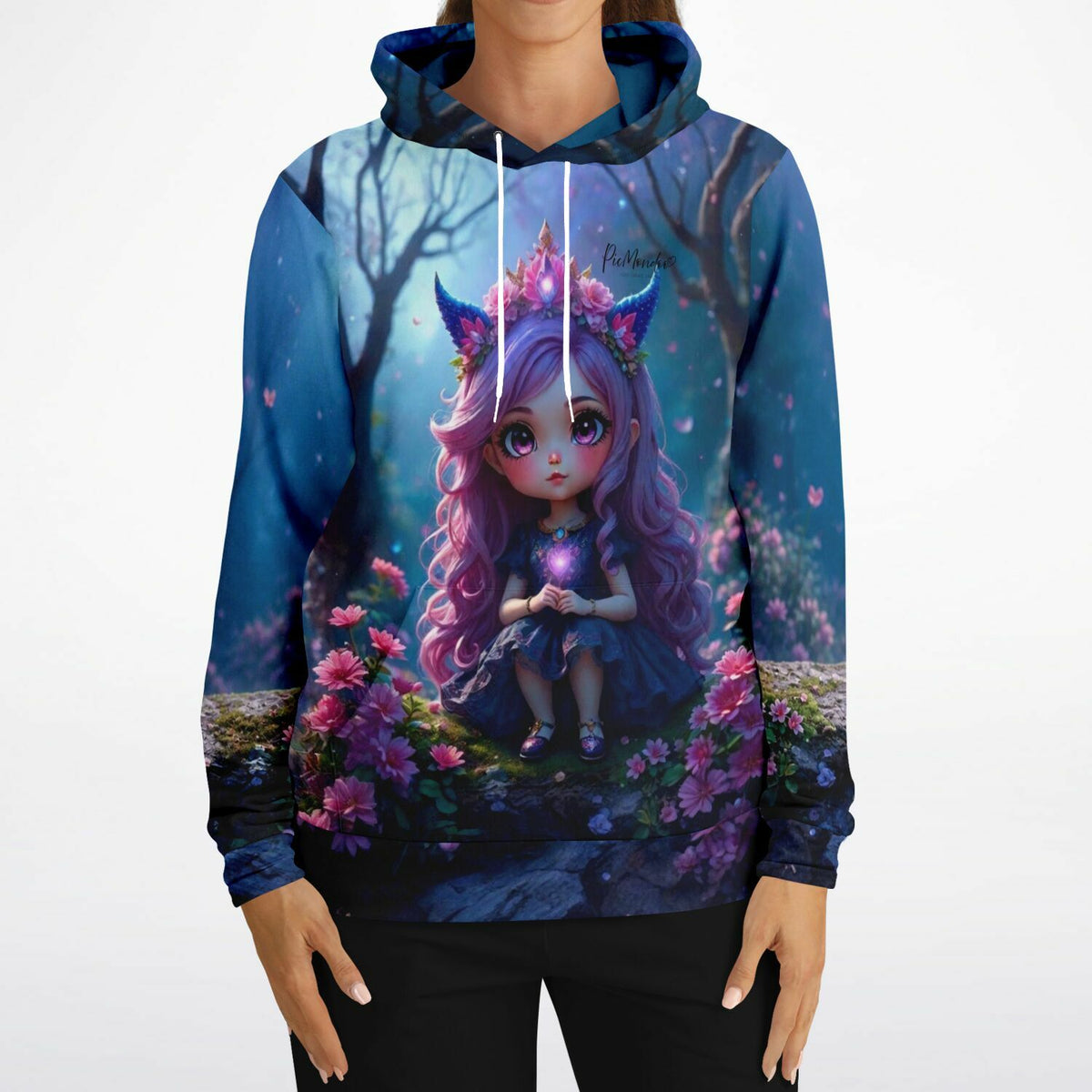 Dreamer Hoodie Little Violett mit magischem Fantasy-Motiv, lilahaariges Mädchen mit Blumenkranz im verträumten Wald-Print