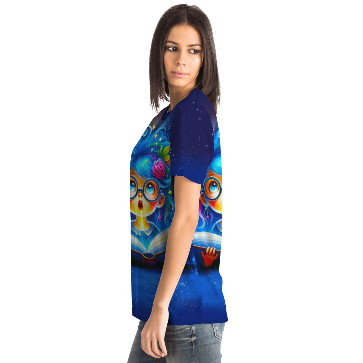 Dreamer T-Shirt mit Lesemaus Josephine Motiv im bunten Comic-Stil auf blauem Untergrund für DIY-Begeisterte