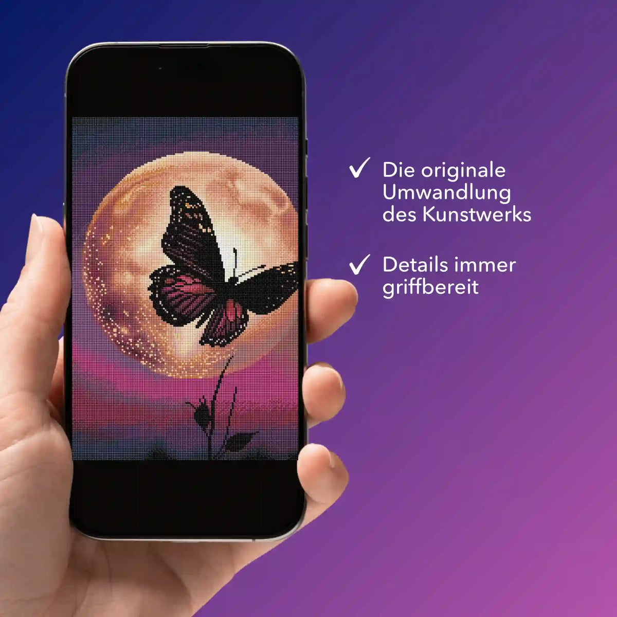 Smartphone mit digitaler Diamond Painting Vorlage Nightfly: Schmetterling vor Mond für kreative DIY-Projekte