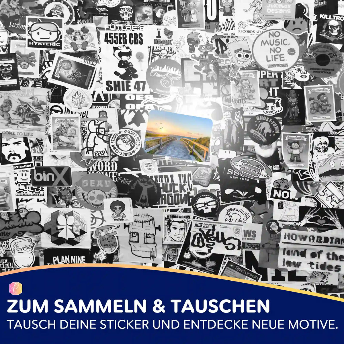 Farbiger Strand der Ruhe Sticker als Highlight auf einer Collage aus schwarz-weißen Stickern für Diamond Painting Fans.