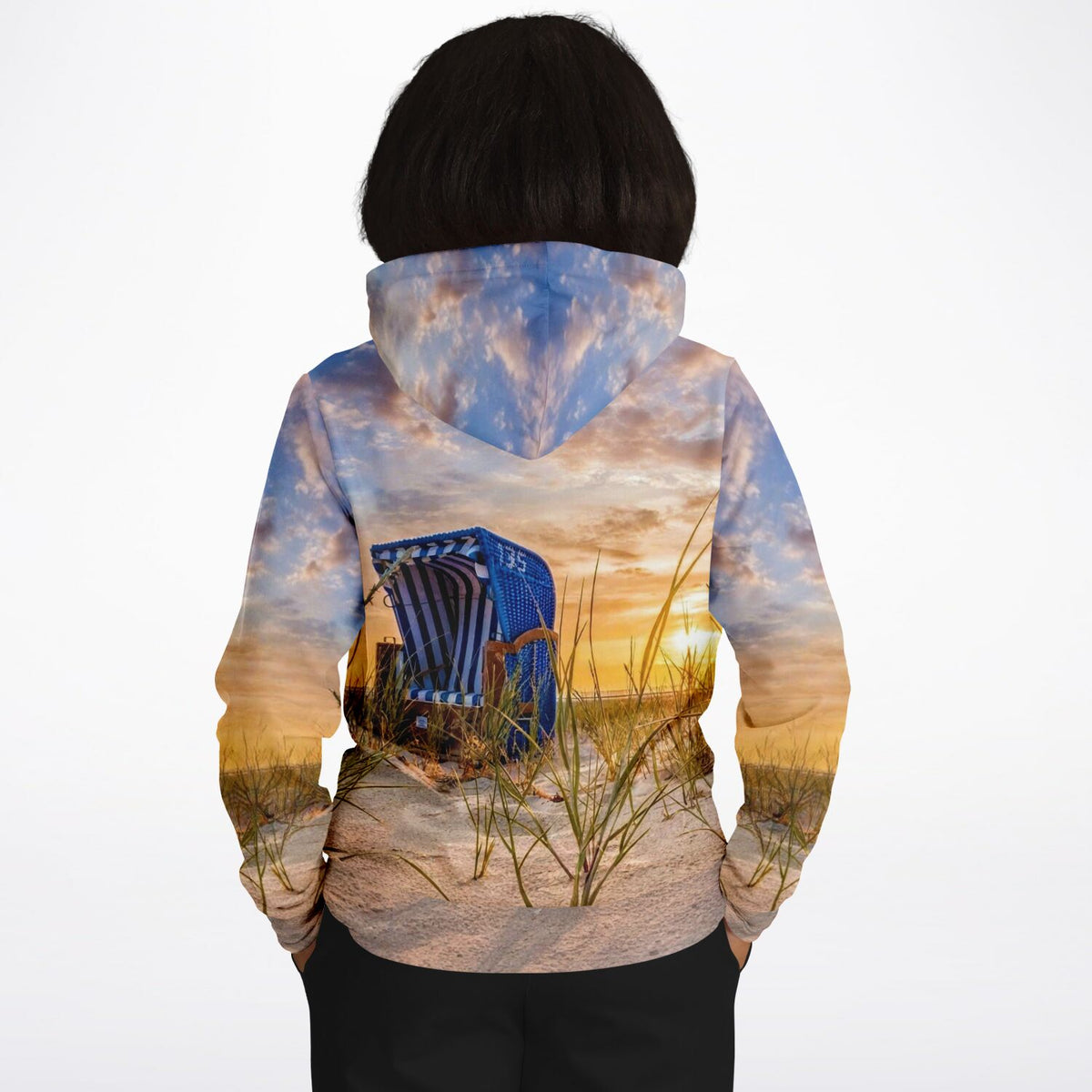 Dreamer Hoodie mit Strandkorb-Motiv bei Sonnenuntergang, All-Over-Print Freizeitoberteil für stilvolle Entspannung