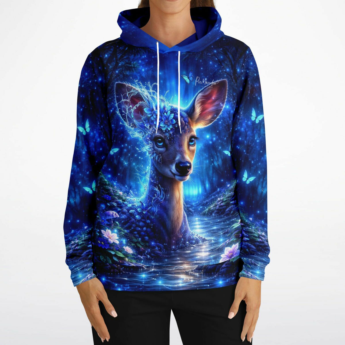 Dreamer Hoodie Hüterin des Herzens mit mystischem Hirsch-Motiv in blauem Wald-Design, ideal für Diamond Painting Fans.