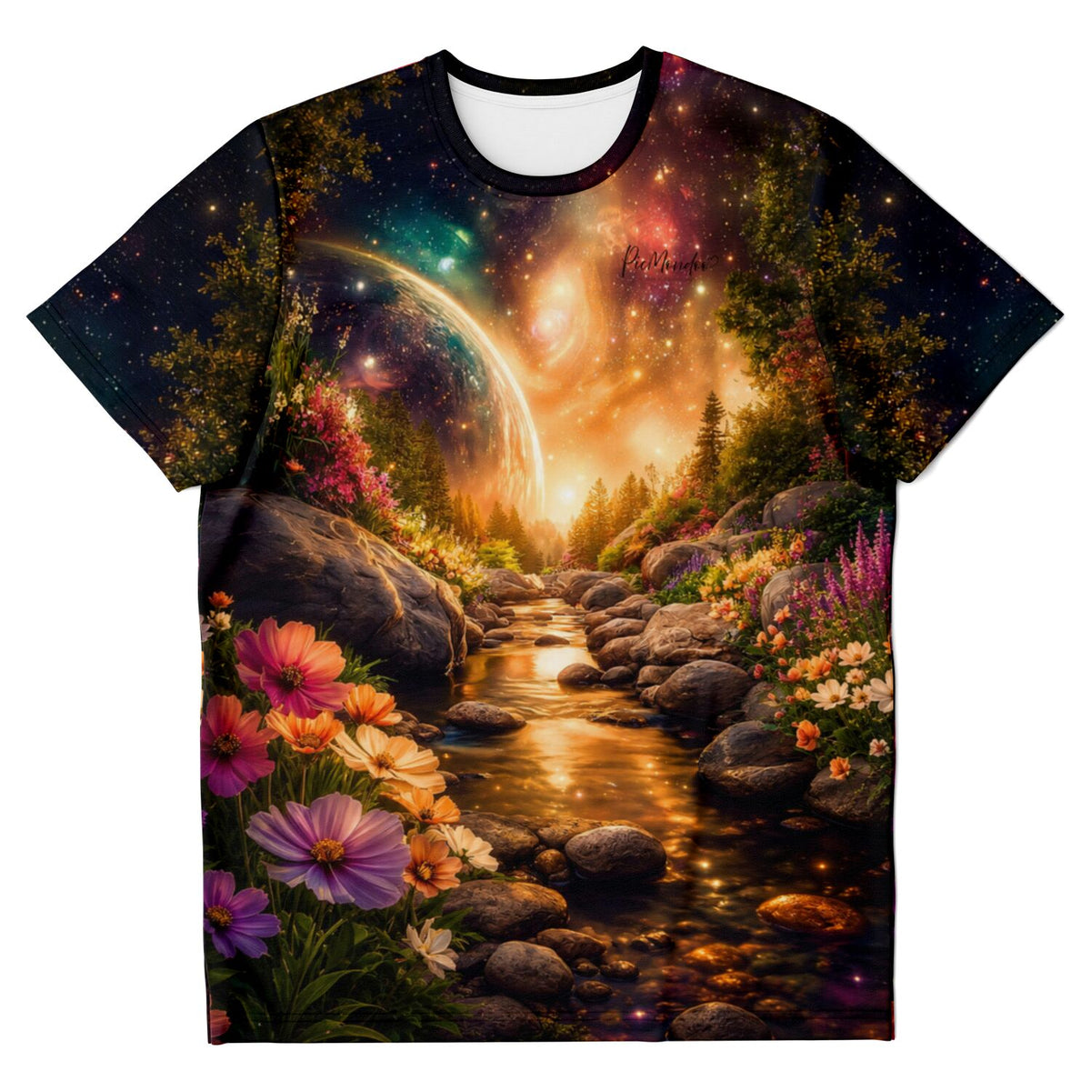Dreamer T-Shirt mit verträumter Landschaft, inspiriert von Diamond Painting Motiven: Flusslauf mit Blumen unter Galaxie.