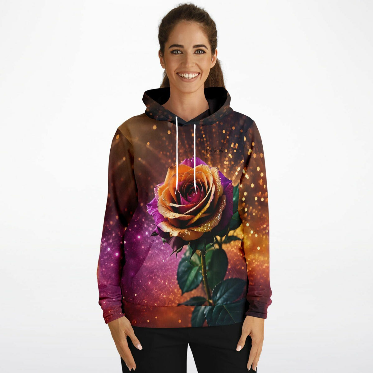 Frau trägt Dreamer Hoodie mit glitzerndem Rosen-Motiv im Stil von Diamond Painting und Malen nach Zahlen Kunstwerken