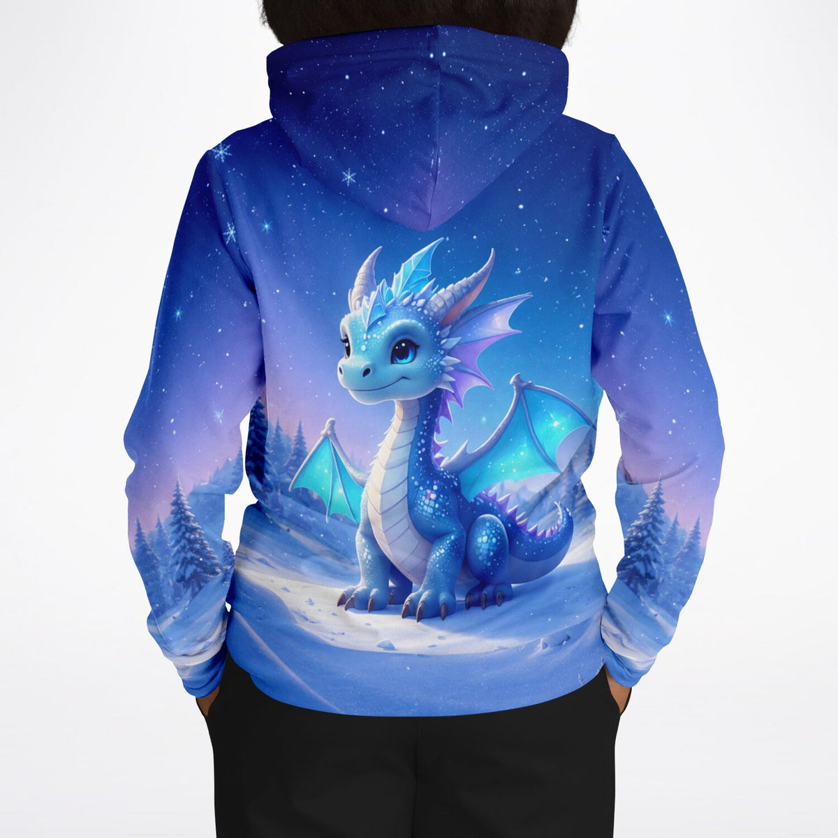 Hoodie mit süßem Drachen-Motiv in einer Winterlandschaft, ideal als Vorlage für Diamond Painting oder Malen nach Zahlen