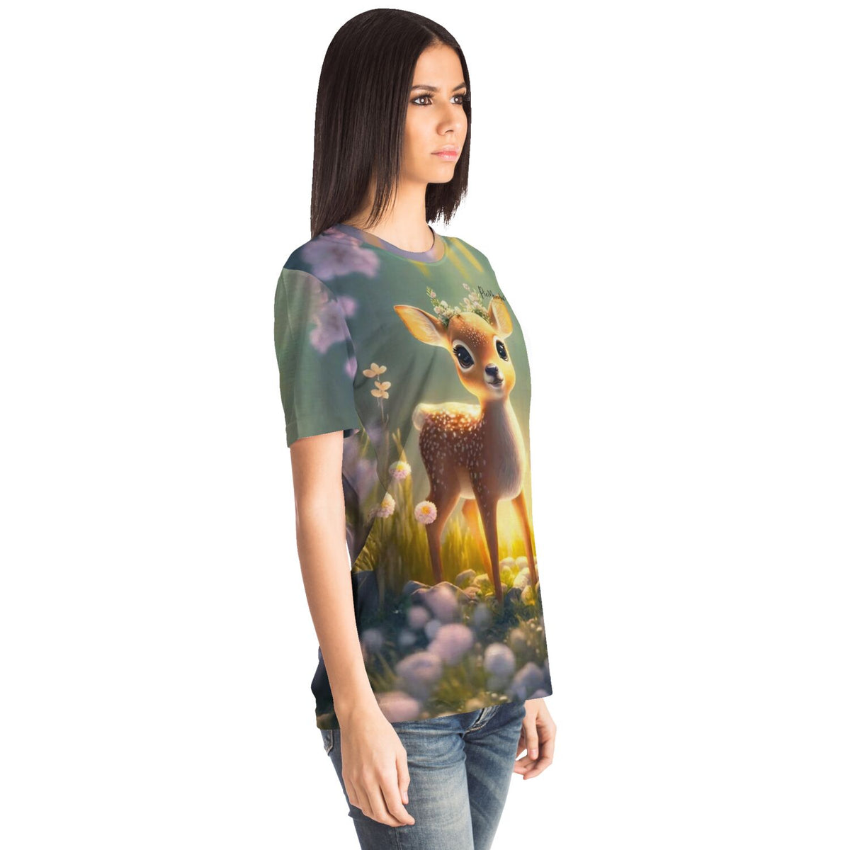 Frau trägt Dreamer T-Shirt mit liebevollem Rehkitz Anabell Motiv, passend im Stil zu Diamond Painting und Malen nach Zahlen
