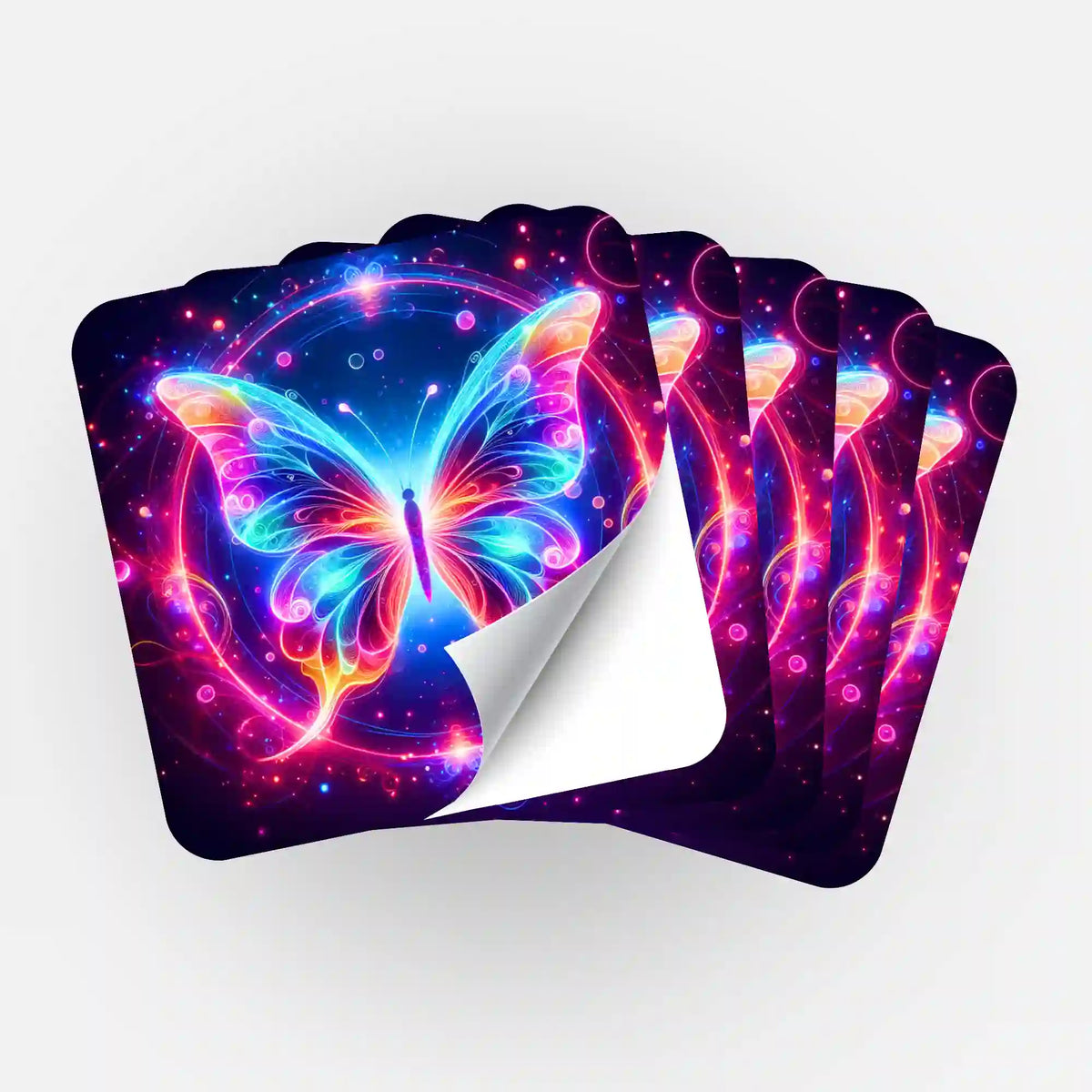 Fünf Picmondoo Aufkleber mit buntem Schmetterling im Kreis-Design, ideal zum Markieren deiner Diamond Painting Sets.