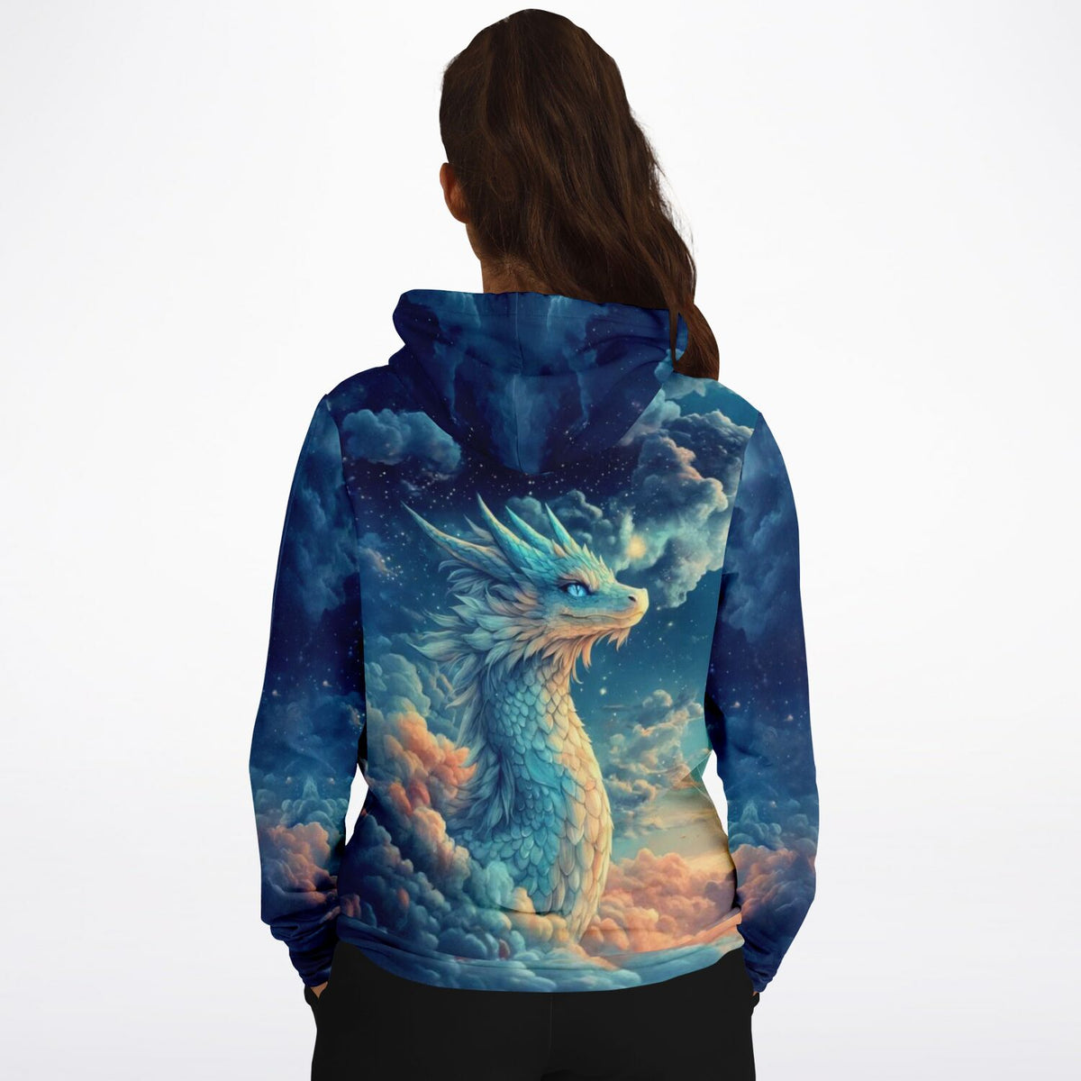 Dreamer Hoodie mit Himmelsdrache Saphira Motiv in blauem Wolken-Design als stylisches Apparel für DIY-Fans