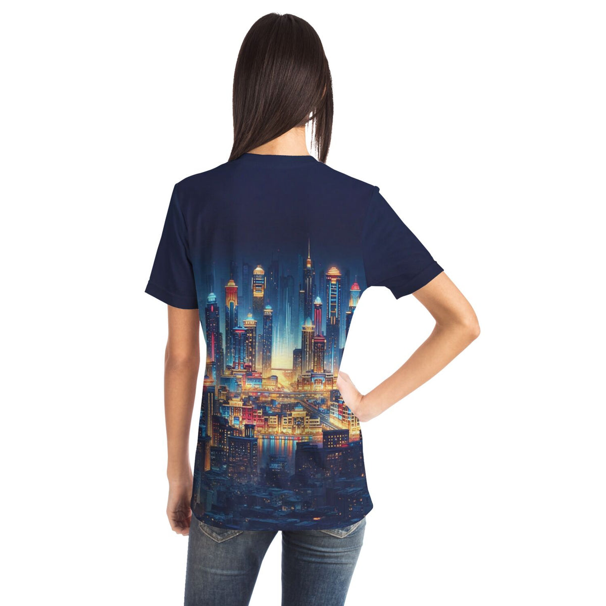 Frau trägt dunkelblaues T-Shirt mit leuchtendem Stadt der Lichter Motiv, inspiriert durch Diamond Painting Kunstwerke.