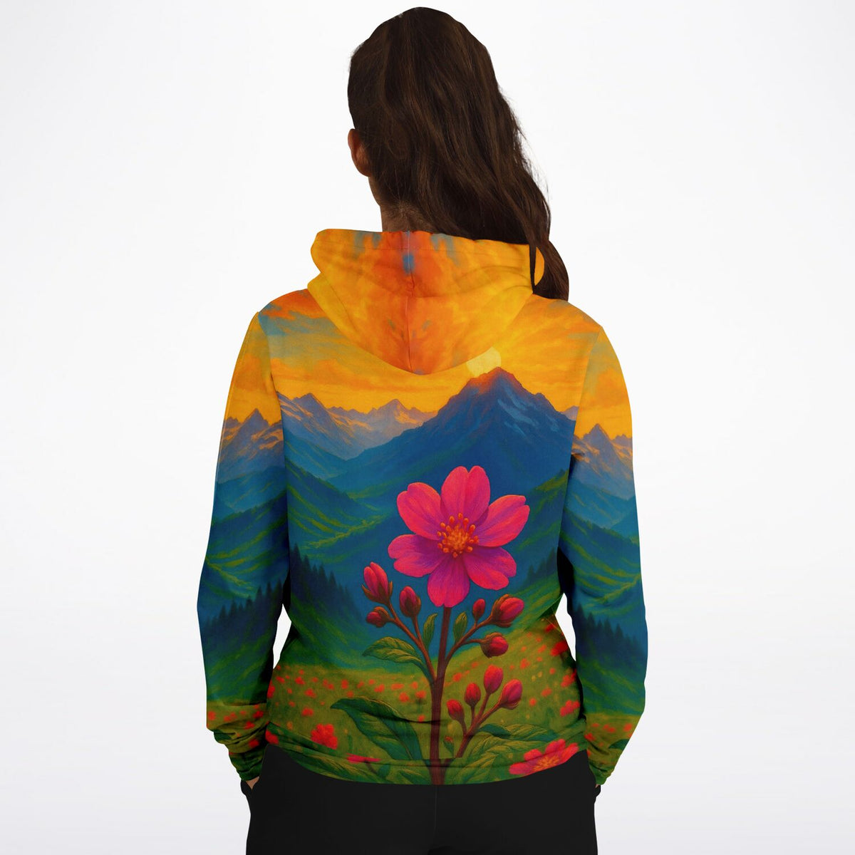 Dreamer Hoodie mit Gebirgsblume Motiv, inspiriert durch farbenfrohe Malen nach Zahlen Designs vor Bergkulisse.