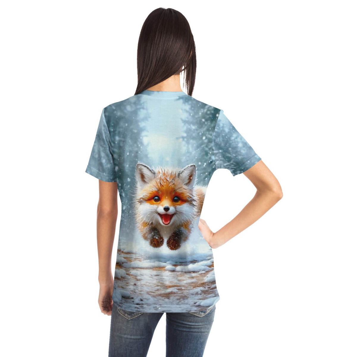 Dreamer T-Shirt mit springendem kleinem Fuchs im verschneiten Winterwald, passend zu den Motiven unserer Malen nach Zahlen