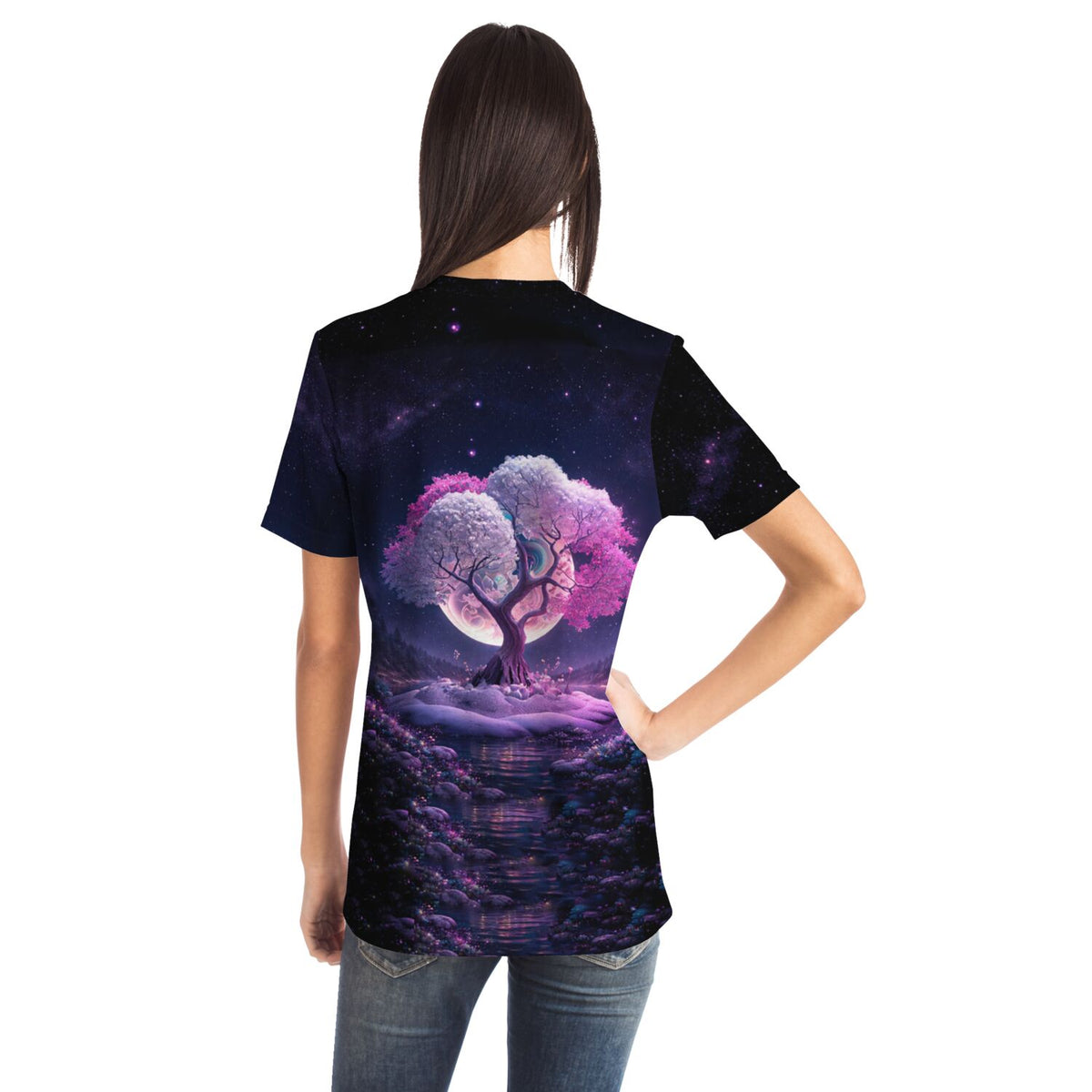 T-Shirt mit verträumtem rosa Baum bei Nacht – Design inspiriert von Diamond Painting Motiven für Erwachsene
