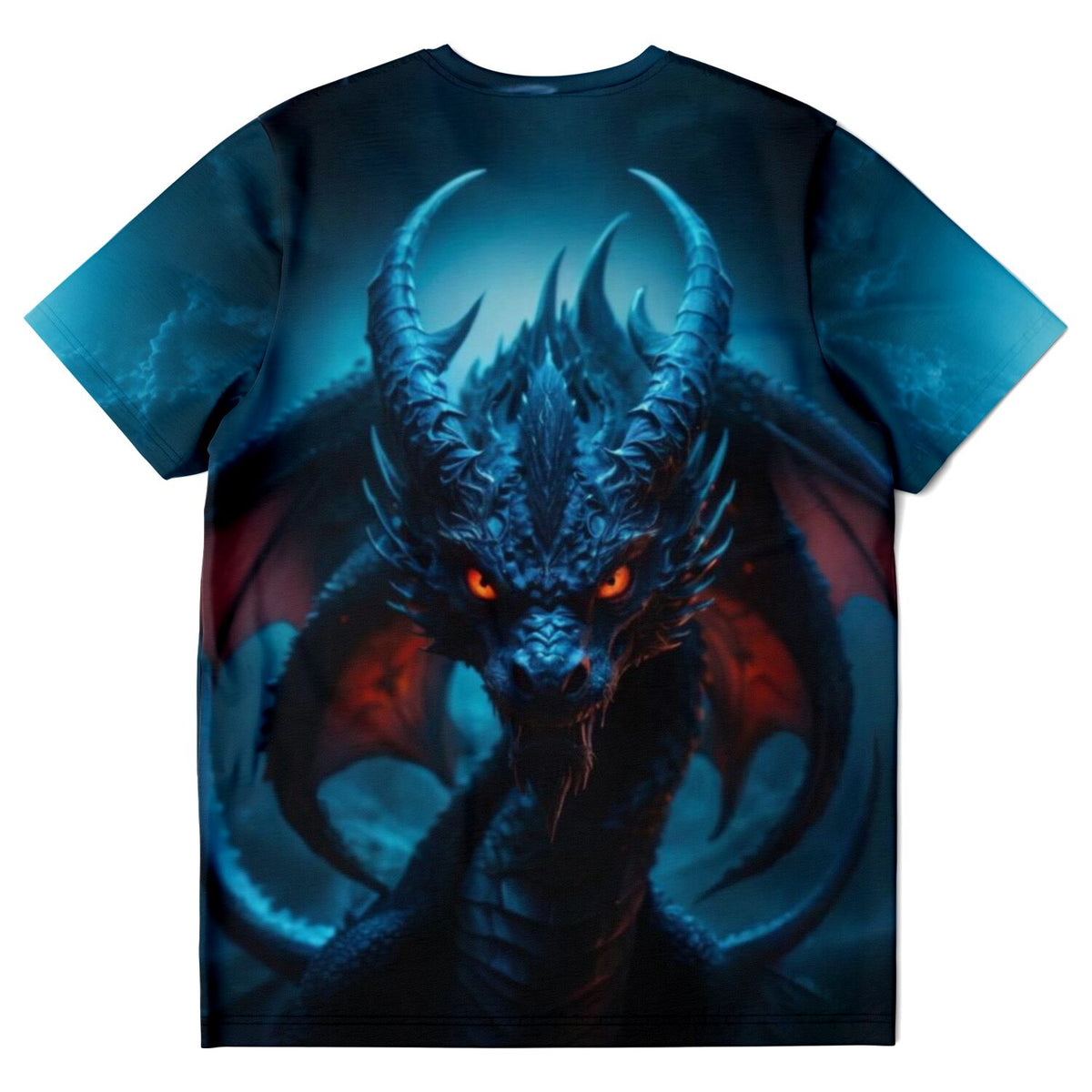 Schwarzes T-Shirt mit detailreichem Drachen-Motiv, leuchtend roten Augen und blauen Schuppen für Fantasy-Fans.