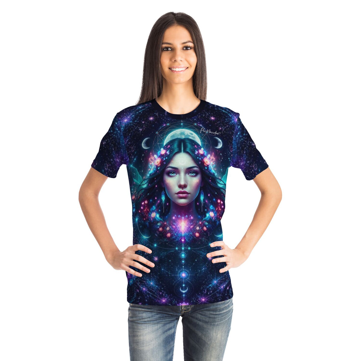 Frau trägt ein T-Shirt mit Mondprinzessin-Motiv im Stil von Diamond Painting und Malen nach Zahlen Kunstwerken