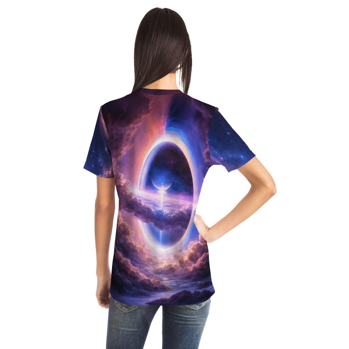 T-Shirt mit phantastischem Weltraum-Design: ovales Leucht-Tor in galaktische Dimensionen über violetten Wolken am Sternenhimmel