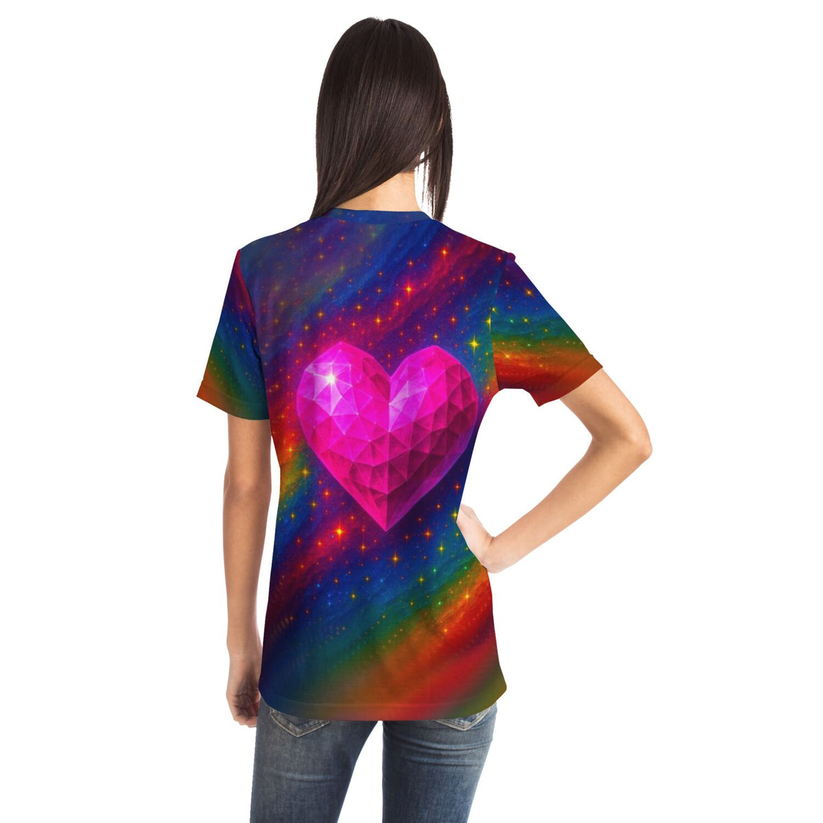 Dreamer T-Shirt mit leuchtendem Facetten-Herz im Diamond Painting Stil vor buntem Sternenhimmel für Fans kreativer Mode.