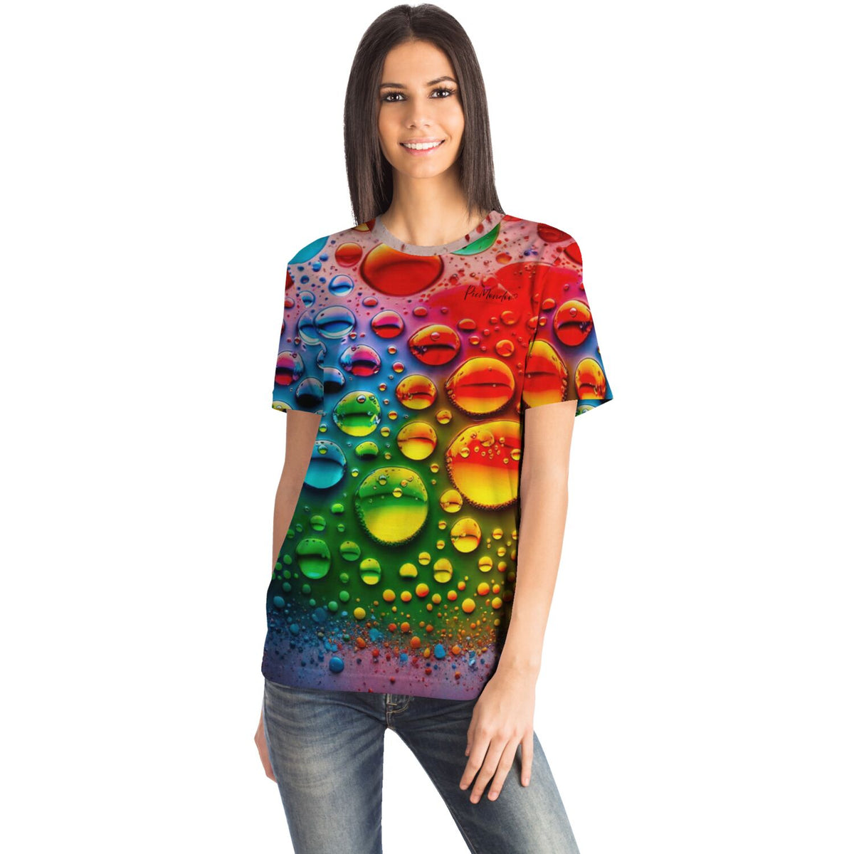 Frau trägt T-Shirt mit farbenfrohem Wassertropfen-Motiv, inspiriert von Diamond Painting und Malen nach Zahlen Designs