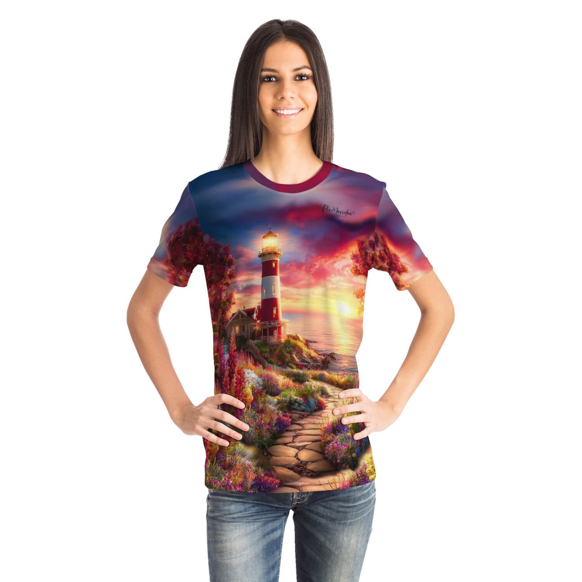 Frau trägt Dreamer T-Shirt mit Leuchtturm-Motiv im Stil von Diamond Painting und Malen nach Zahlen Designs