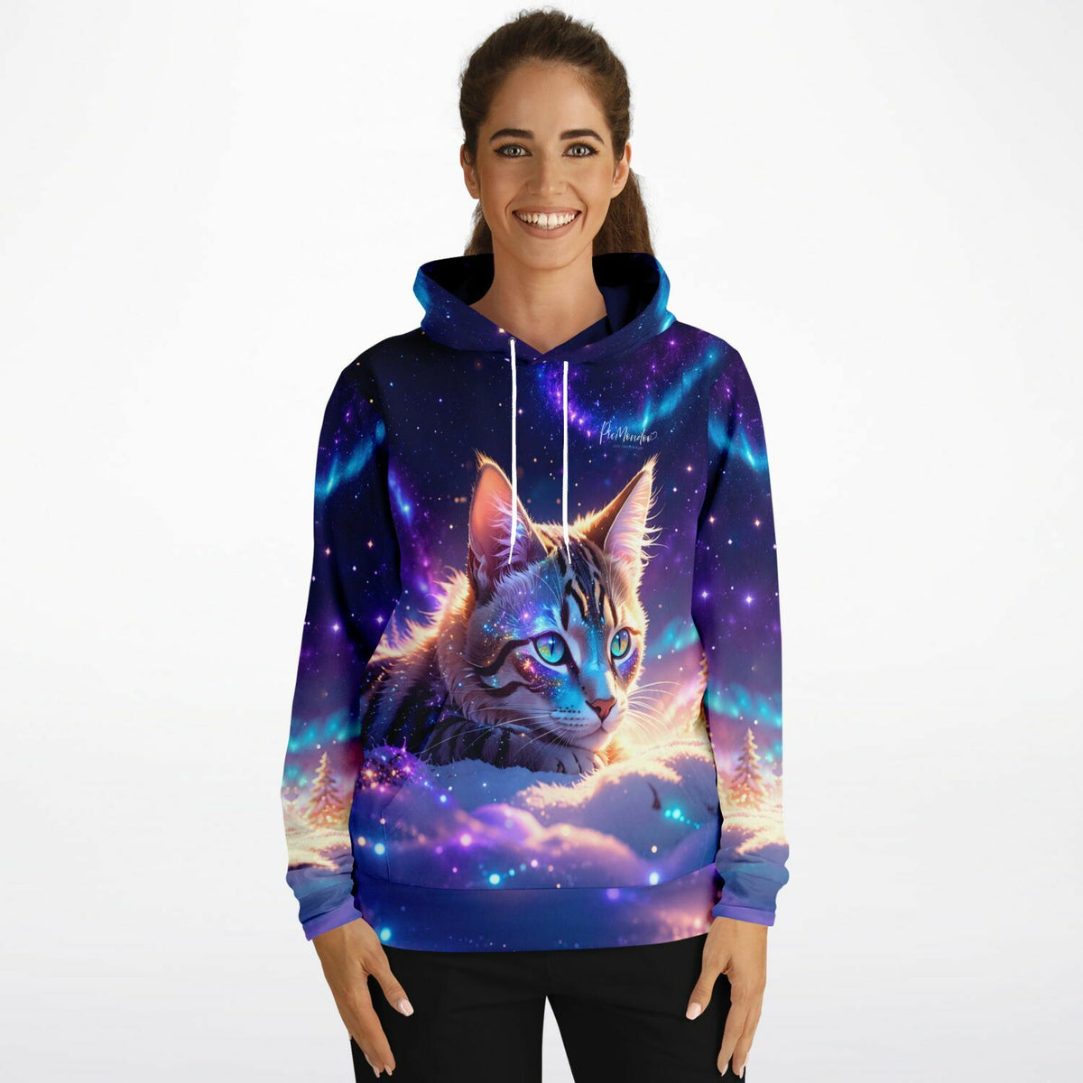 Frau trägt Hoodie mit Samtpfote Motiv im Galaxie-Design, passend für Fans von Diamond Painting und Malen nach Zahlen