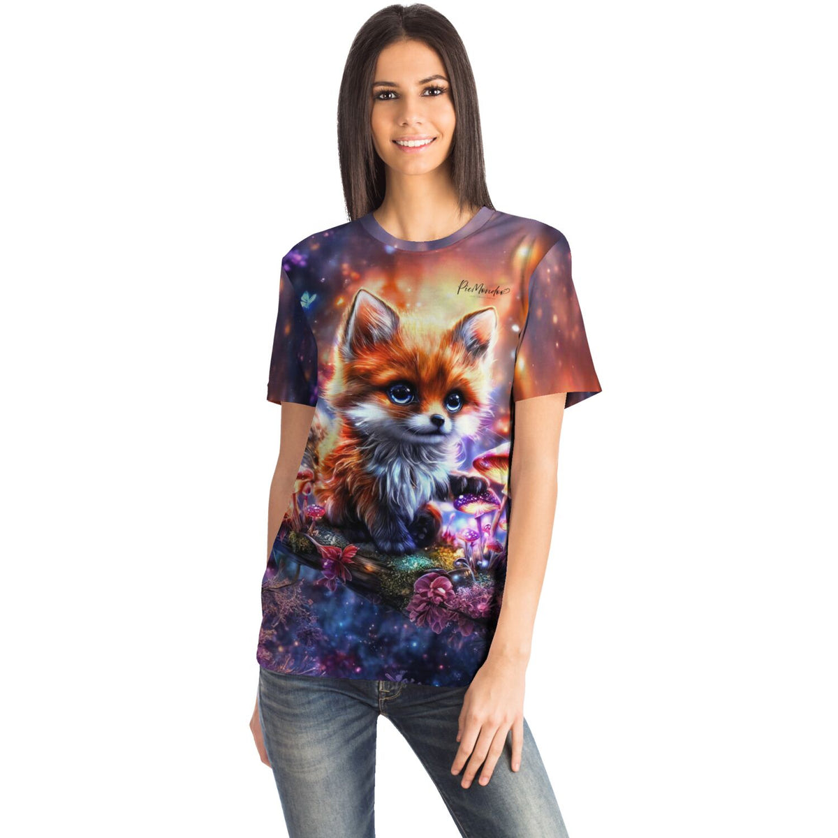 Frau trägt ein T-Shirt mit niedlichem Fuchs-Motiv im Diamond Painting Stil und zauberhaftem Wald-Design in bunten Farben.